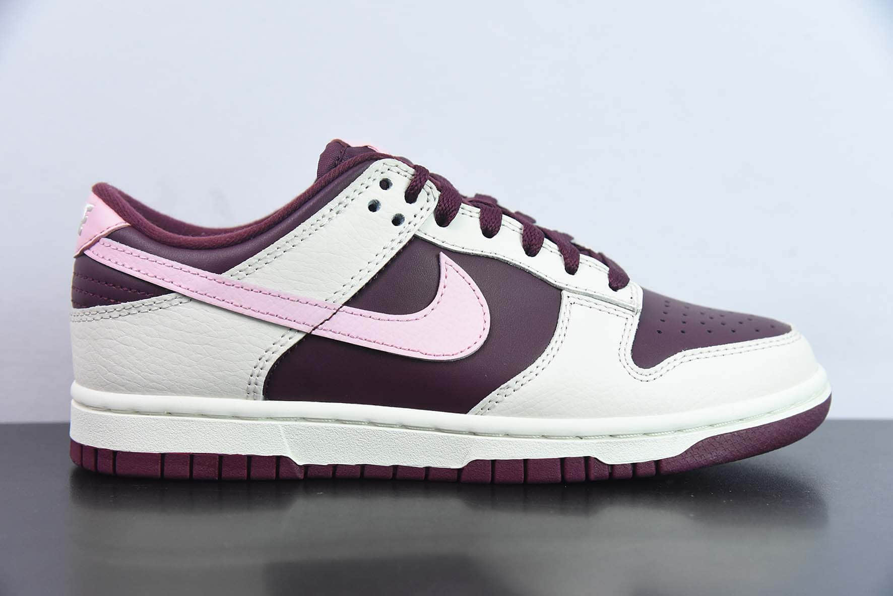 耐克Nike Dunk Low “Valentine’s Day” 樱桃酒红情人节SB低帮滑板鞋纯原版本 货号：DR9705-100 