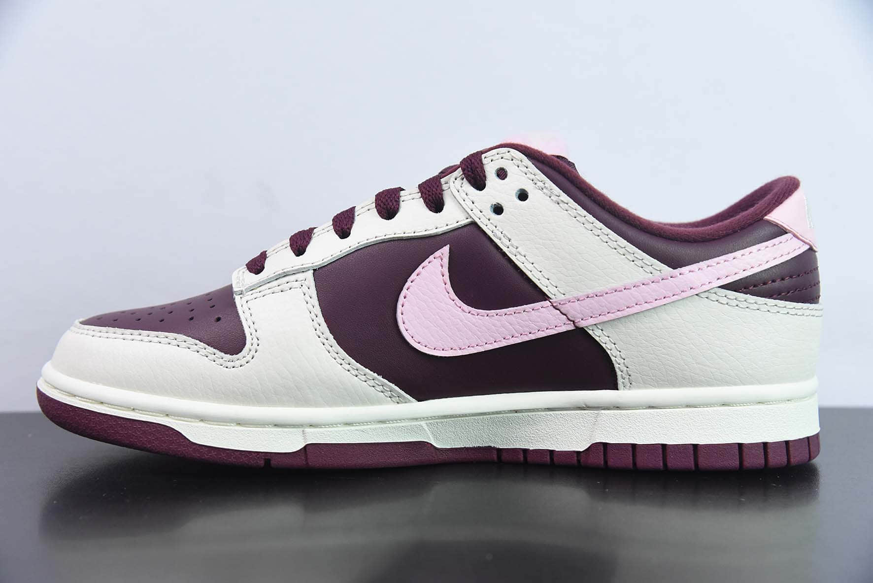 耐克Nike Dunk Low “Valentine’s Day” 樱桃酒红情人节SB低帮滑板鞋纯原版本 货号：DR9705-100 