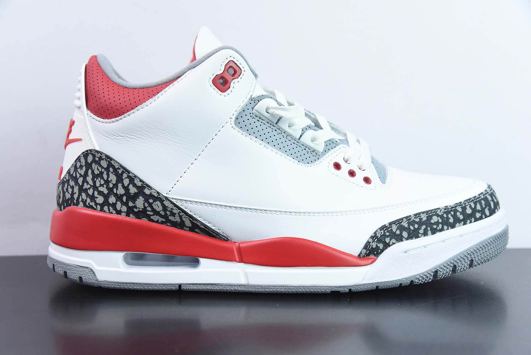 乔丹Air Jordan AJ3 白红爆裂纹男子文化篮球鞋纯原版本 货号：DA3707-160