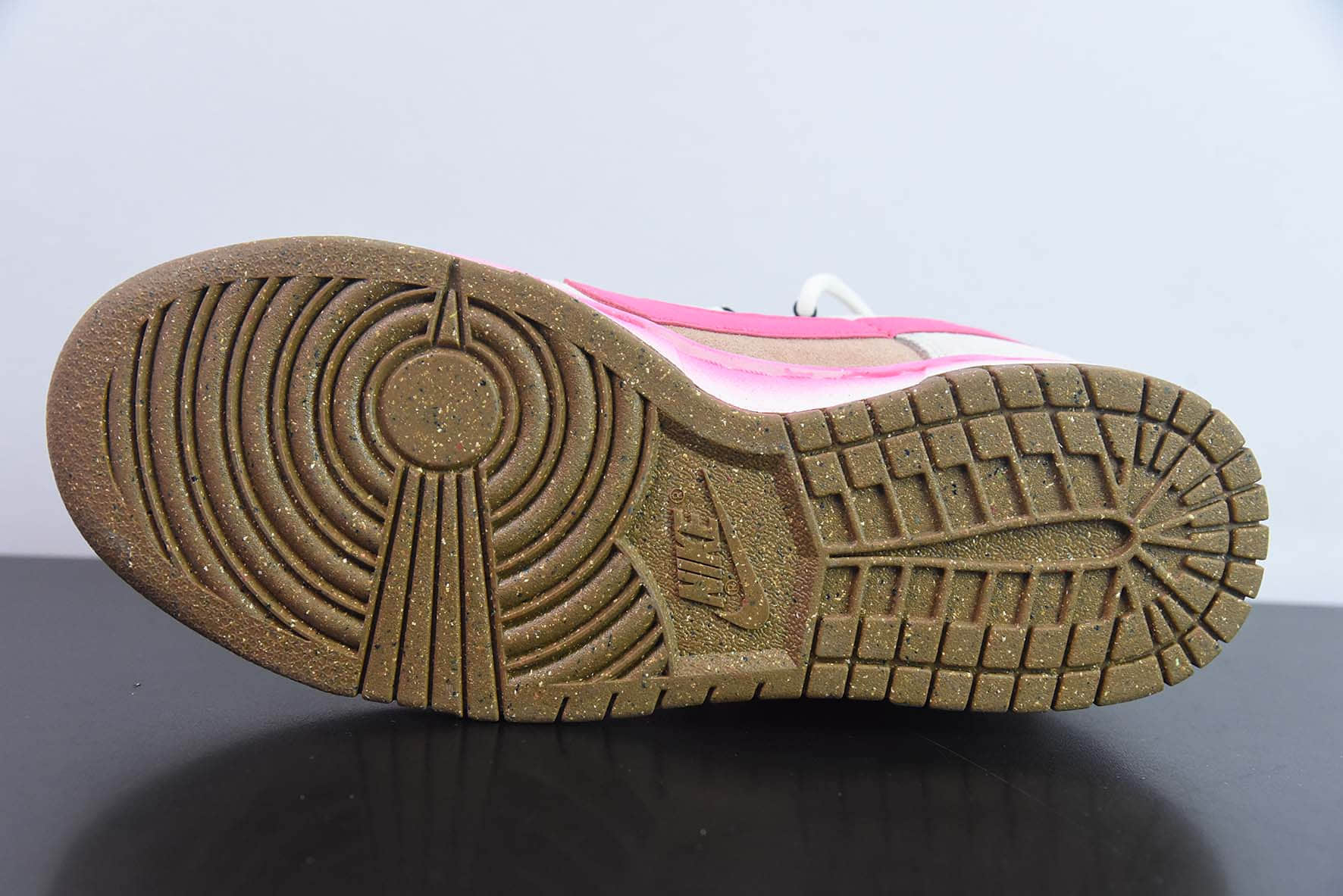 耐克Nike SB Dunk Low 85 粉白渐变双钩SB低帮休闲板鞋纯原版本 货号:DO9457-131