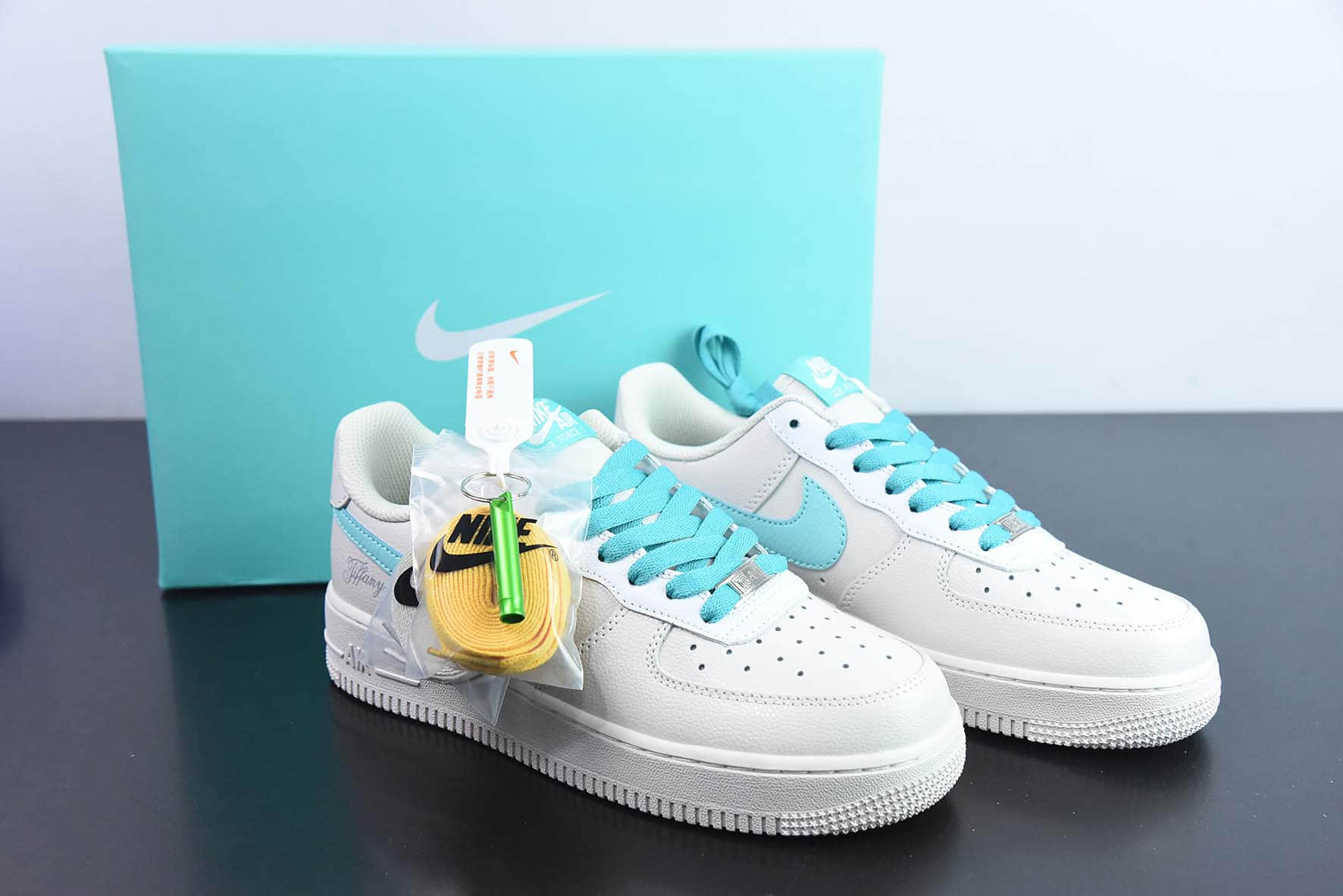 耐克Nike Tiffany & Co. x Nk Air Force 1'07 Low SP Friends and Family 蒂芙尼联名款米白灰蓝空军一号低帮休闲板鞋纯原版本 货号:DZ1382-211