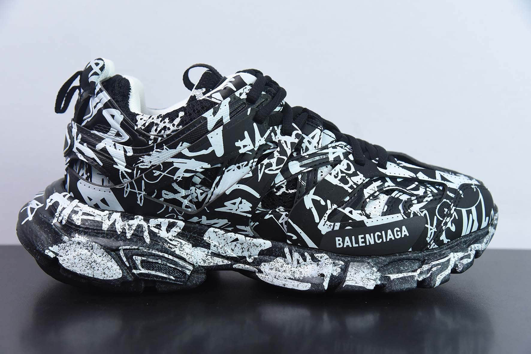 巴黎世家BALENCIAGA Track Trainers 3.0代系列黑白满面涂鸦复古野跑姥爹潮流百搭休闲慢跑鞋纯原版本 货号:542436 W3RRA 1090