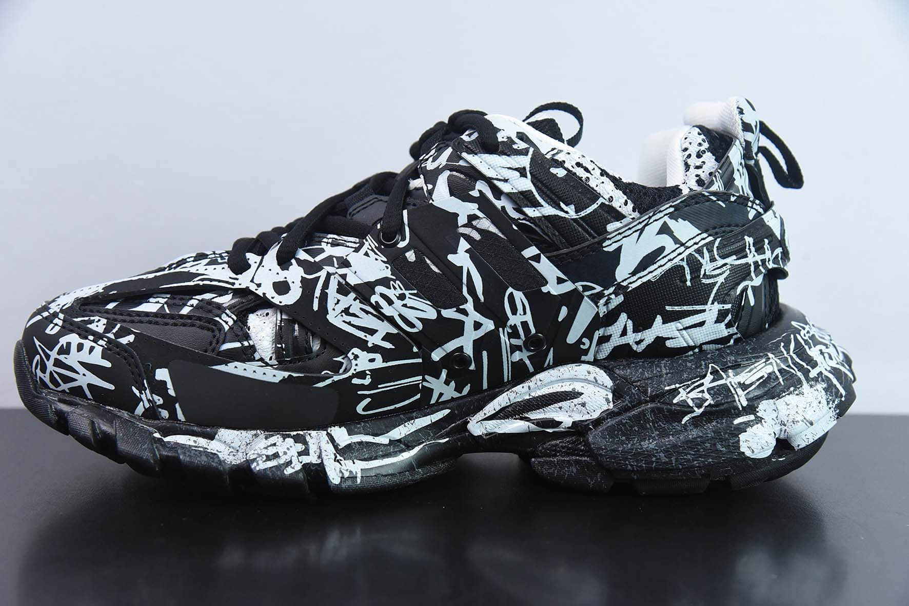 巴黎世家BALENCIAGA Track Trainers 3.0代系列黑白满面涂鸦复古野跑姥爹潮流百搭休闲慢跑鞋纯原版本 货号:542436 W3RRA 1090