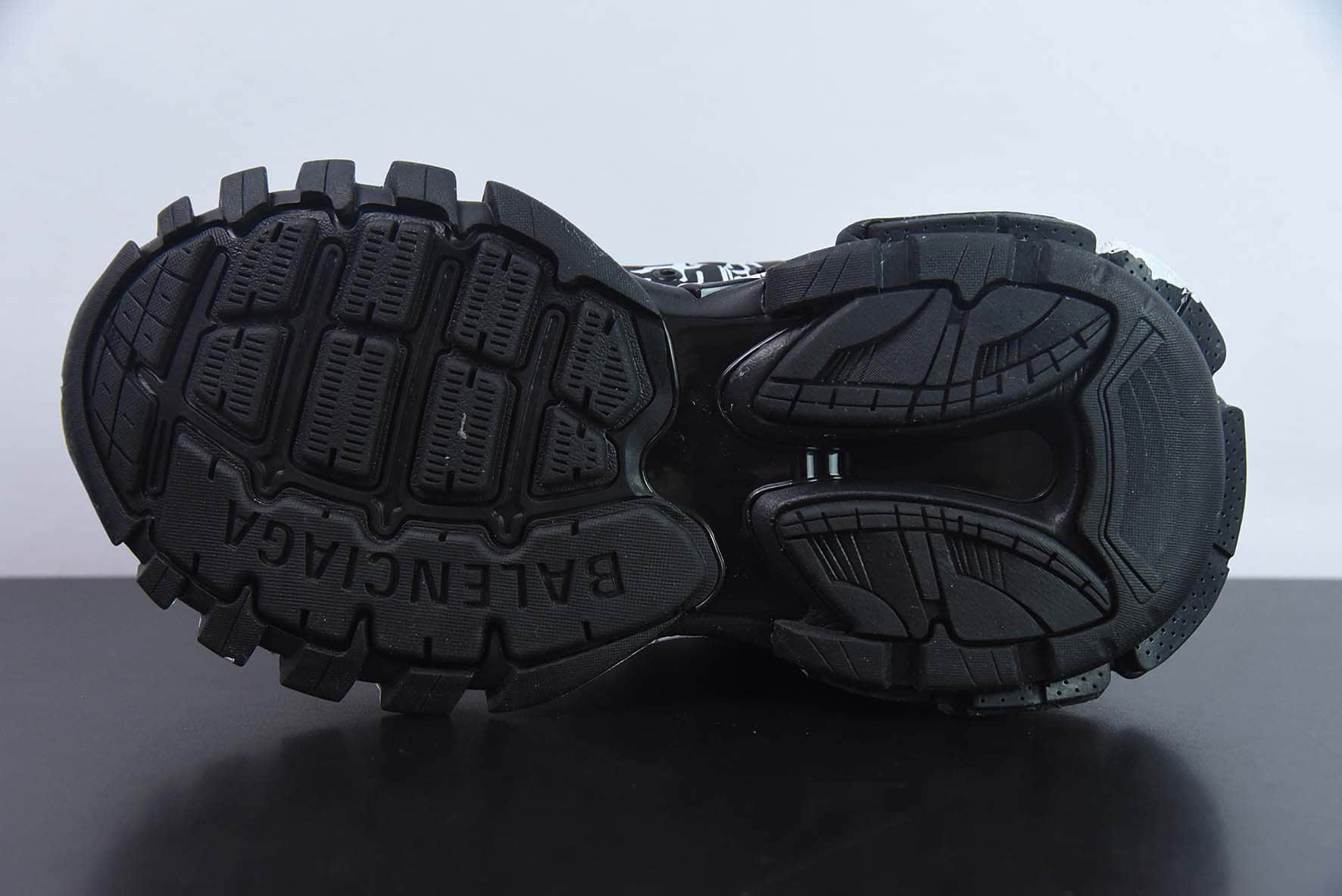 巴黎世家BALENCIAGA Track Trainers 3.0代系列黑白满面涂鸦复古野跑姥爹潮流百搭休闲慢跑鞋纯原版本 货号:542436 W3RRA 1090
