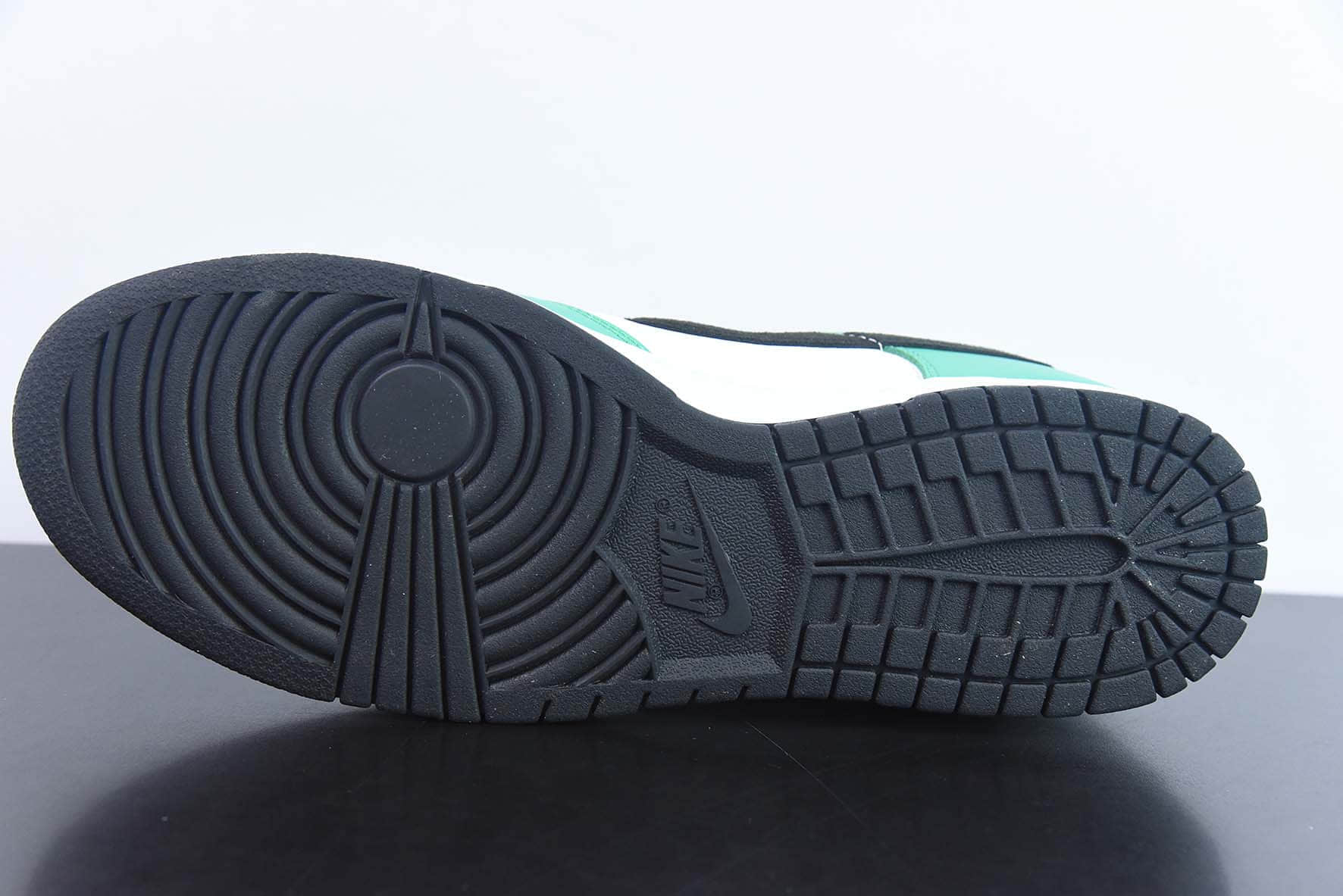 耐克Nike Dunk Low SE “Lottery Green”白绿黑SB低帮休闲滑板鞋纯原版本 货号:FN3612-300