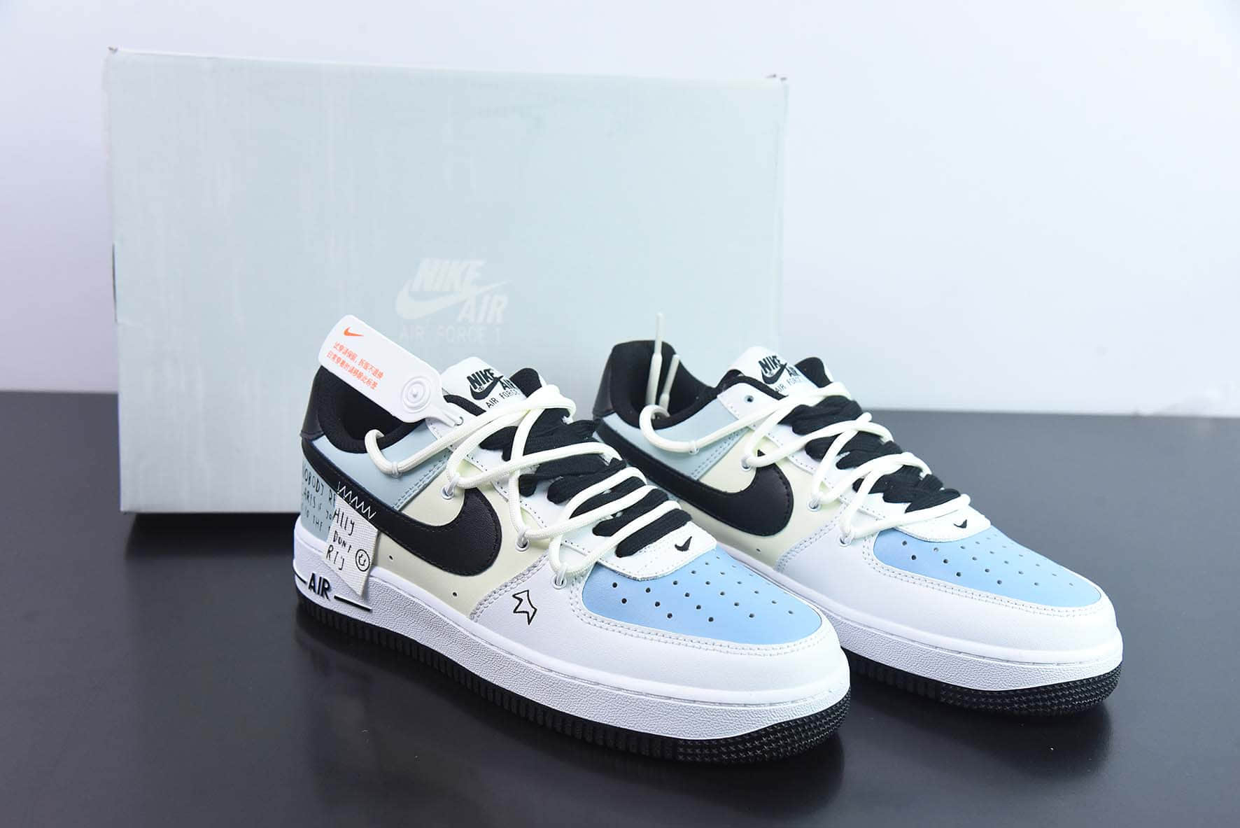 耐克Nike Air Force 1'07 LowWhiteBeigeLight Blue白米浅蓝黑皇冠涂鸦绑绳空军一号低帮休闲板鞋纯原版本 货号：DH7561-102
