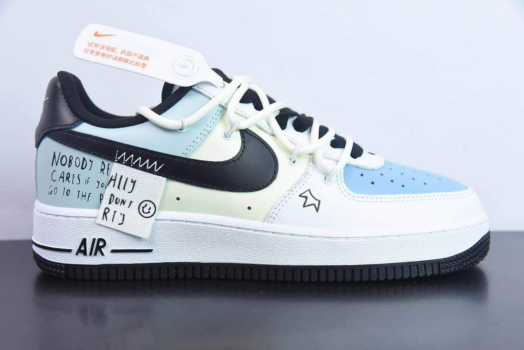 耐克Nike Air Force 1'07 LowWhiteBeigeLight Blue白米浅蓝黑皇冠涂鸦绑绳空军一号低帮休闲板鞋纯原版本 货号：DH7561-102