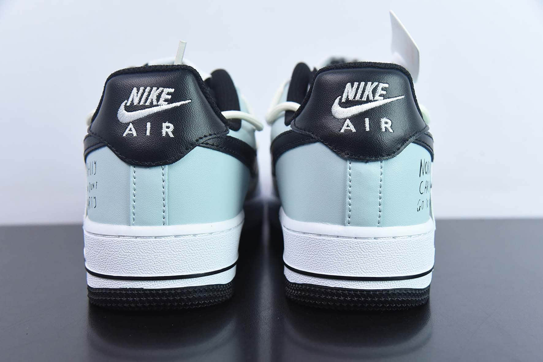 耐克Nike Air Force 1'07 LowWhiteBeigeLight Blue白米浅蓝黑皇冠涂鸦绑绳空军一号低帮休闲板鞋纯原版本 货号：DH7561-102