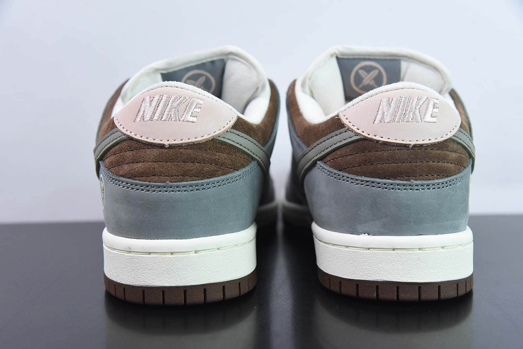 耐克Nike Yuto Horigome x Nk SB 灰色羽毛联名款 SB低帮休闲运动滑板板鞋纯原版本 货号:FQ1180-001