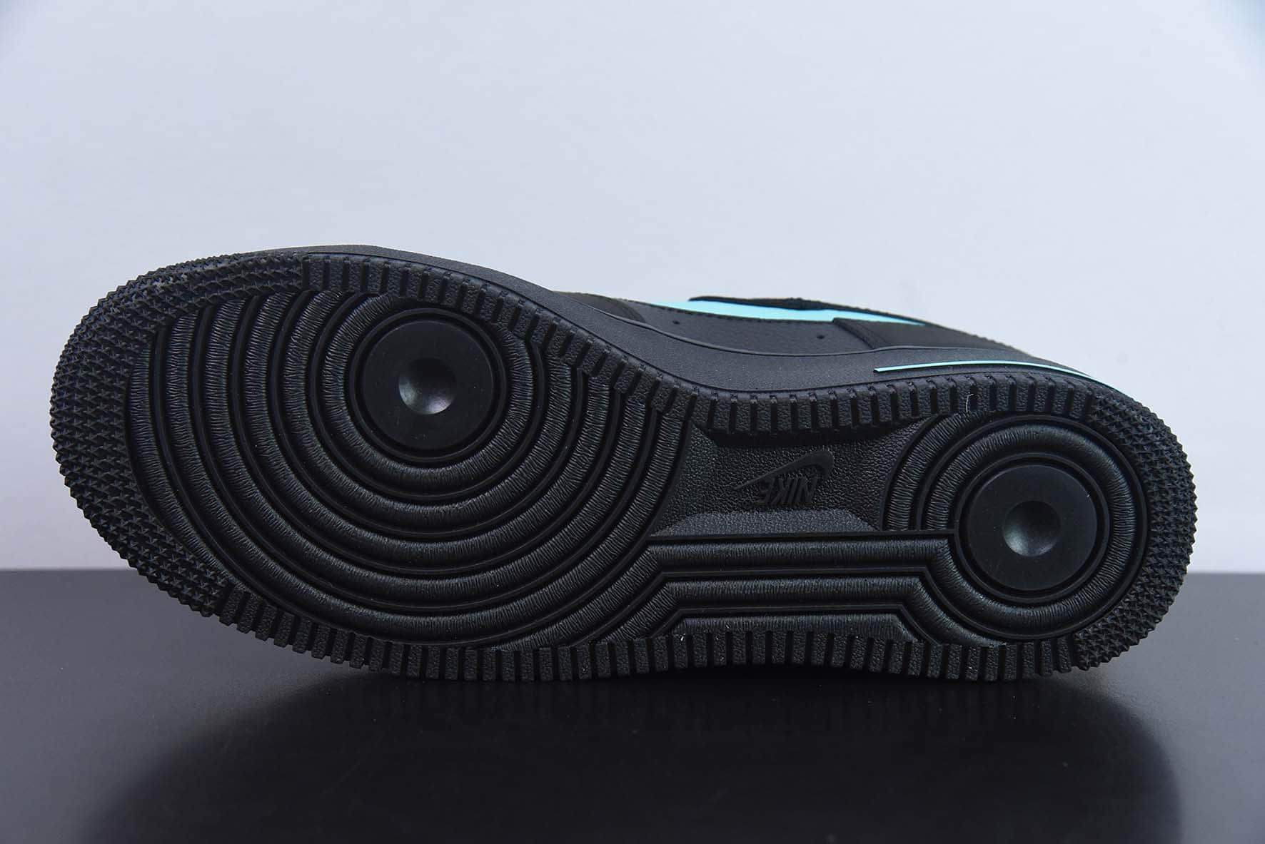 耐克Nike Air Force 1'07 Low 黑绿反光款空军一号低帮休闲板鞋纯原版本 货号：DV6809-181