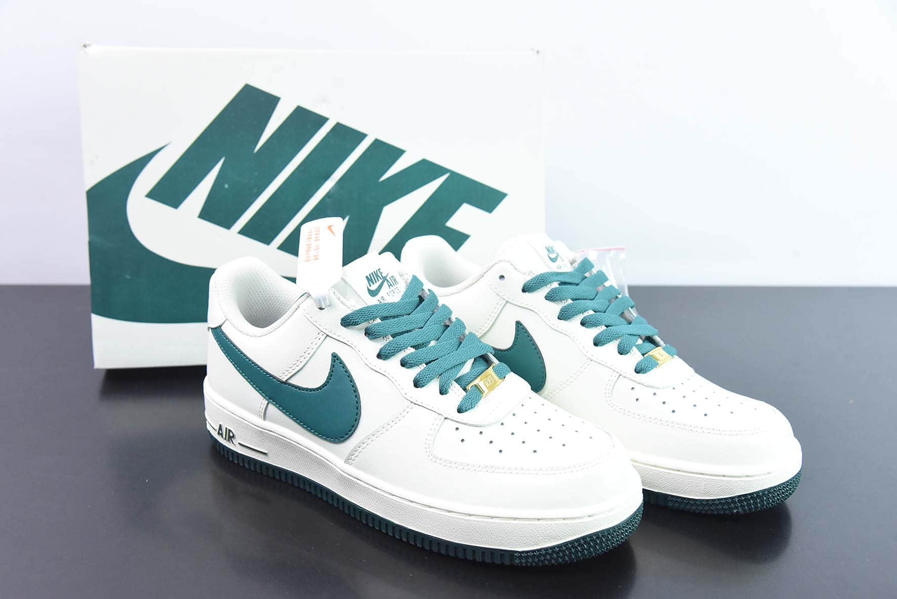 耐克Nike Air Force 1’07 LowBeigeLake皮革米白湖水绿放大钩子空军一号低帮休闲板鞋纯原版本 货号:SP0758-027