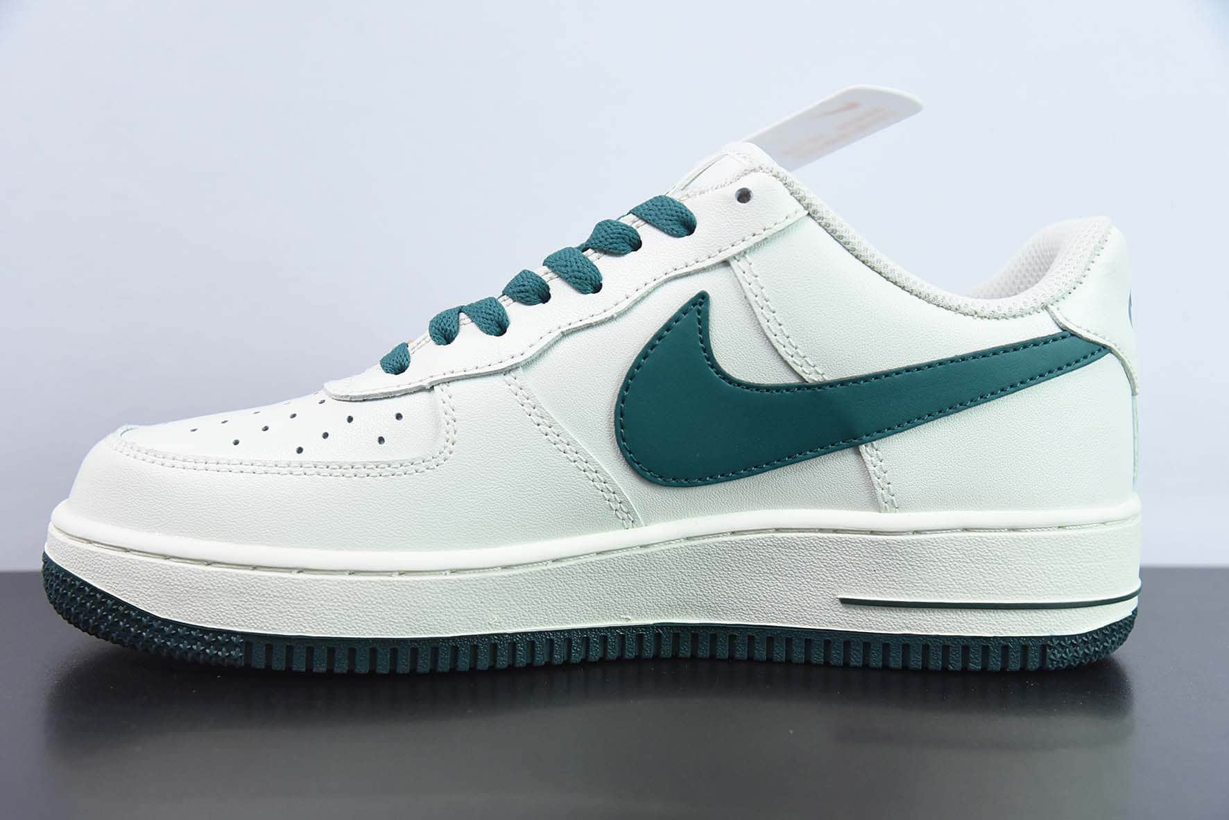 耐克Nike Air Force 1’07 LowBeigeLake皮革米白湖水绿放大钩子空军一号低帮休闲板鞋纯原版本 货号:SP0758-027