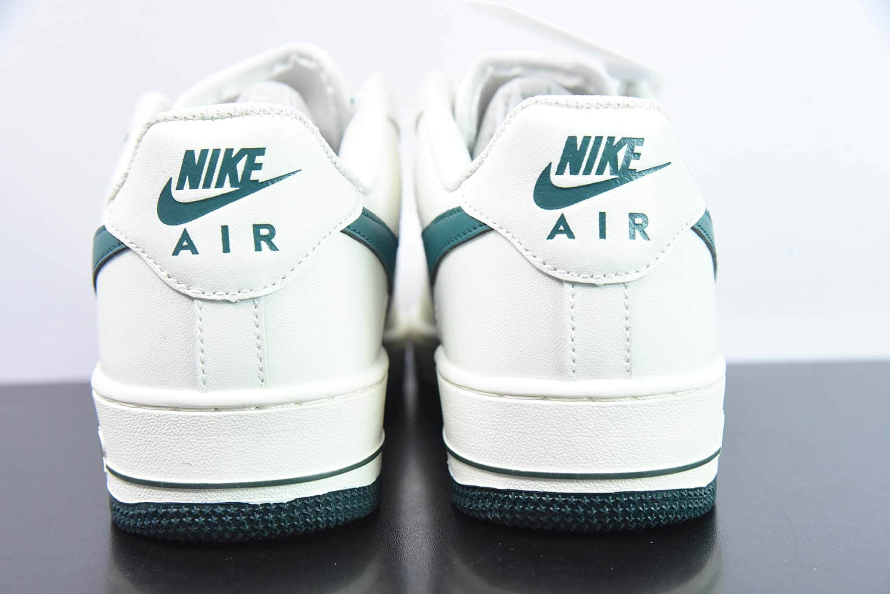 耐克Nike Air Force 1’07 LowBeigeLake皮革米白湖水绿放大钩子空军一号低帮休闲板鞋纯原版本 货号:SP0758-027