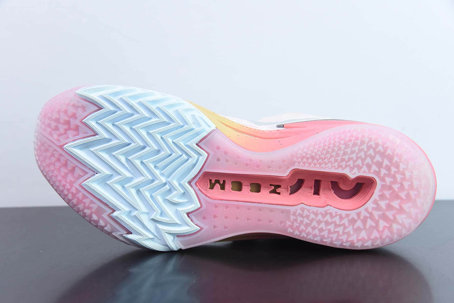 耐克Nike Air Zoom G.T.Cut 2 EP 耐克GT2.0白粉实战系列篮球鞋纯原版本 货号：DJ6013-602