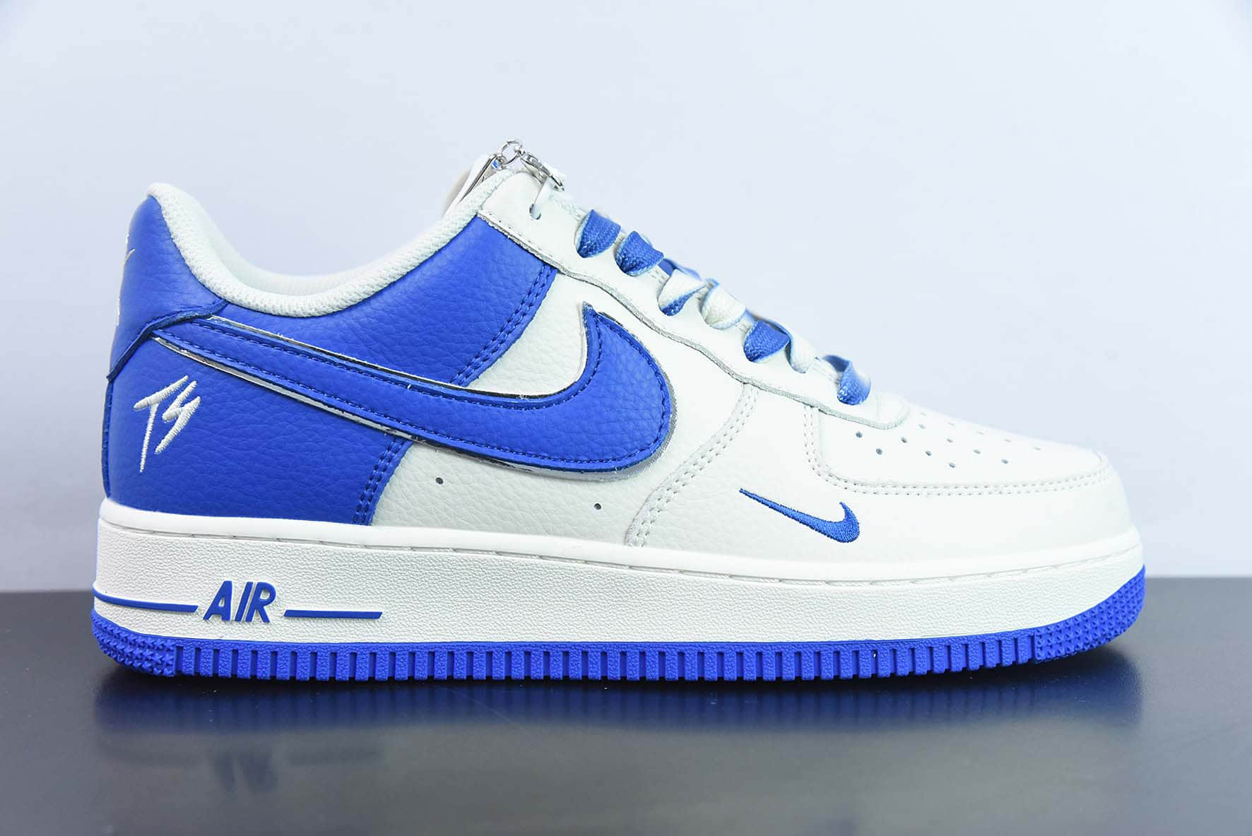 耐克Nike Fat Joe×Nk Air Force 1 Low '07 米宝蓝Ts小勾低帮空军一号低帮休闲板鞋纯原版本 货号：lO5636-666 