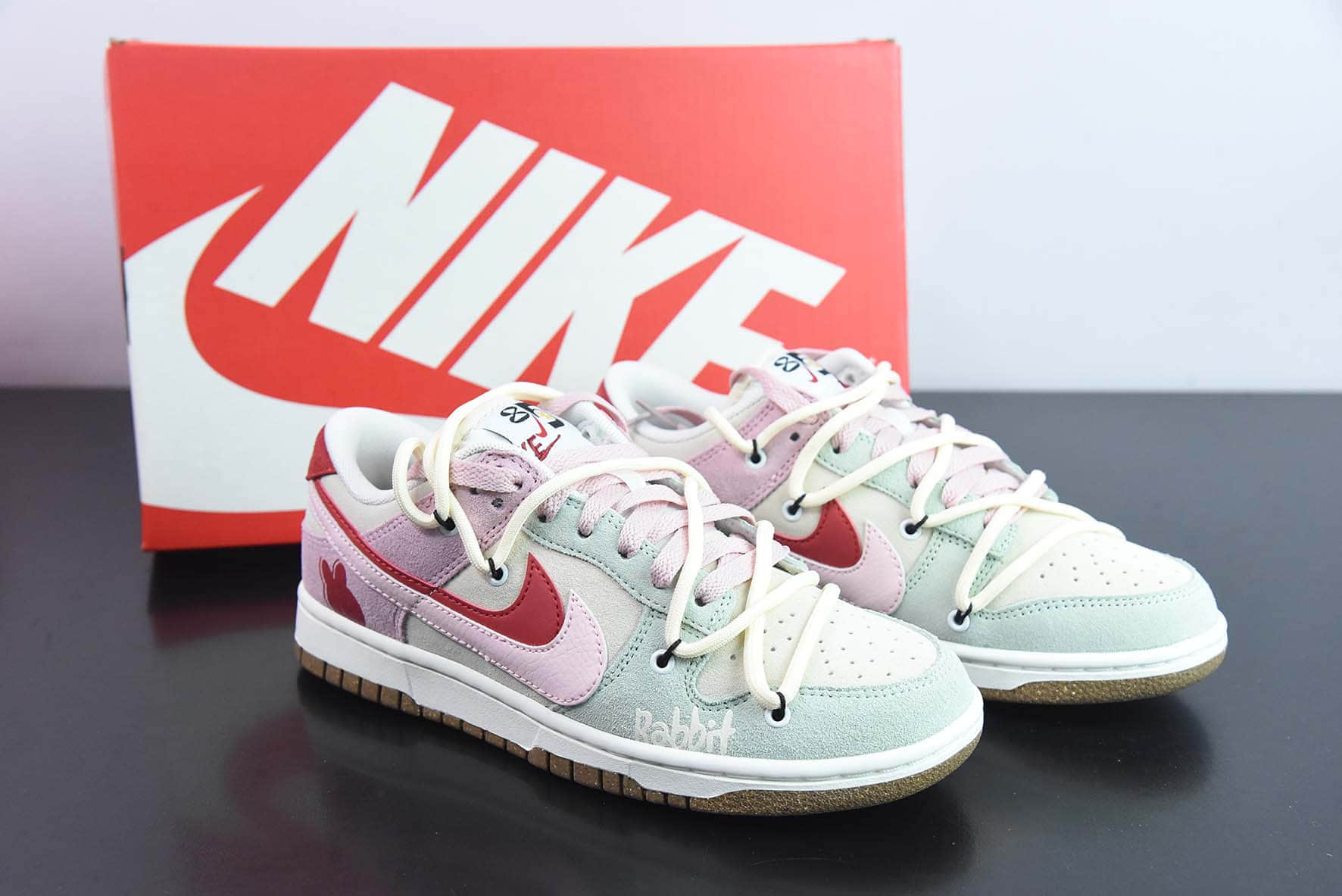 耐克Nike SB Dunk Low 85系列粉兔子兔年限定解构绑带双勾SB低帮休闲滑板鞋纯原版本 货号：DO9457-136
