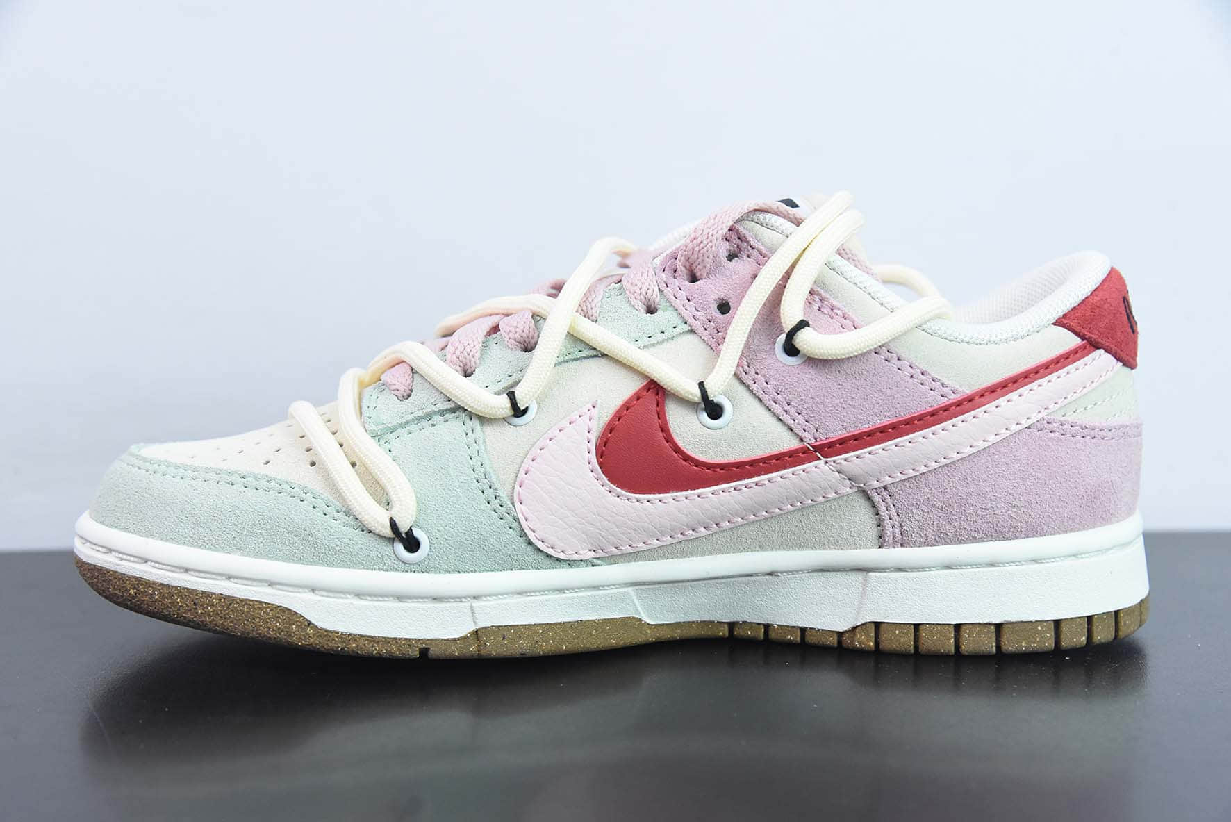 耐克Nike SB Dunk Low 85系列粉兔子兔年限定解构绑带双勾SB低帮休闲滑板鞋纯原版本 货号：DO9457-136