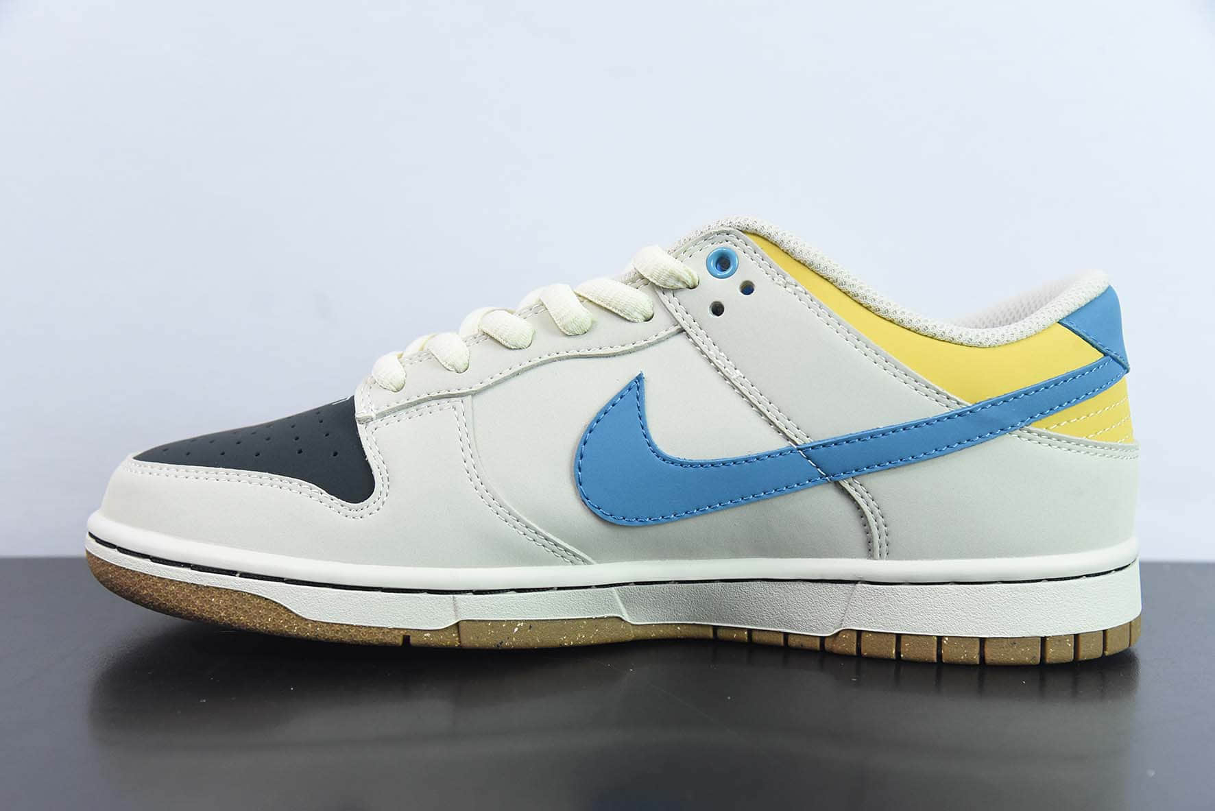 耐克Nike SB Dunk Low 大友克洋联名款麂皮机械朋克SB低帮休闲滑板鞋纯原版本 货号：DD0302-356 