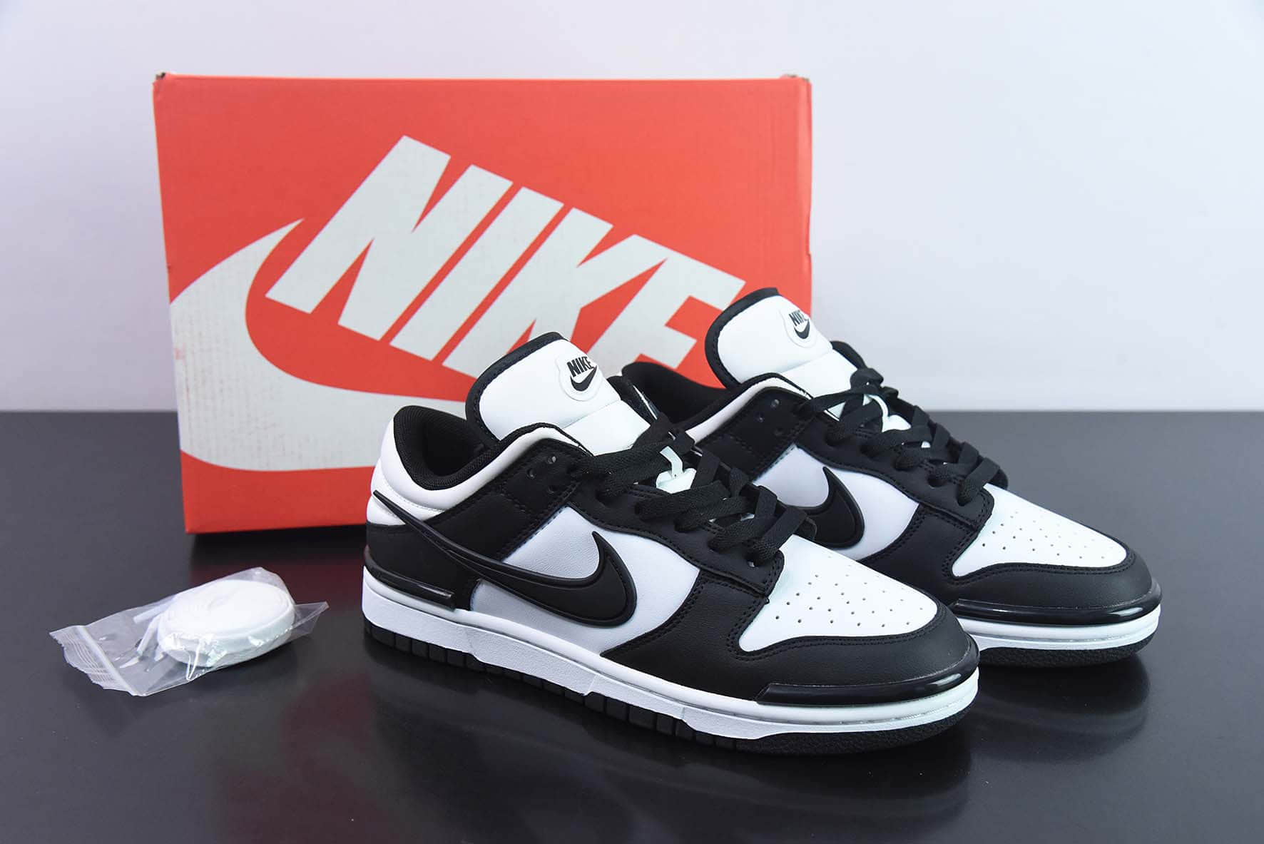 耐克Nike Dunk Low Twist Panda 变异黑白熊猫SB低帮休闲滑板鞋纯原版本 货号：DZ2794-001 