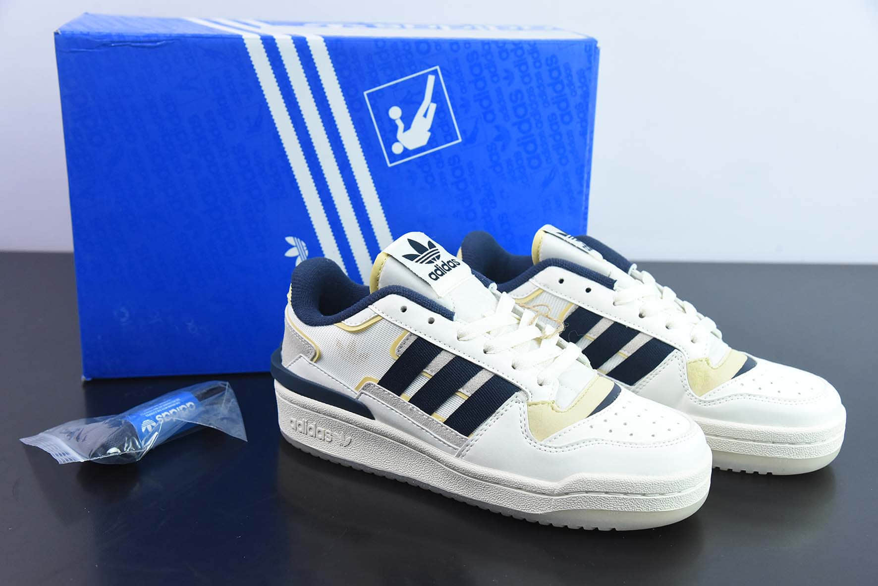 阿迪达斯Adidas Forum 84 Low 阿迪84白蓝人气单品低帮经典复古篮球鞋纯原版本 货号:GX4121