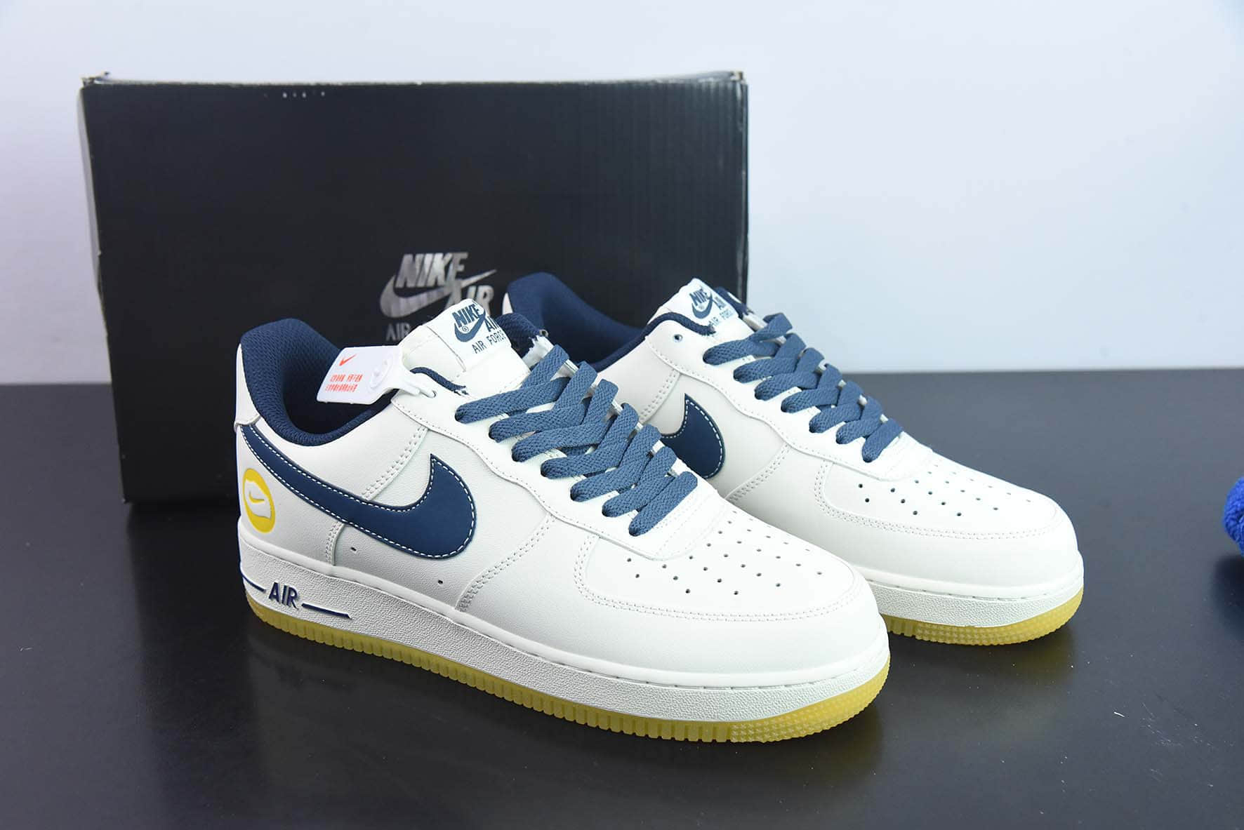 耐克Nike Air Force 1'07 LowMilky WhiteNavyYellow皮革米白海军蓝黄空军一号低帮休闲板鞋纯原版本 货号:XC2351-033