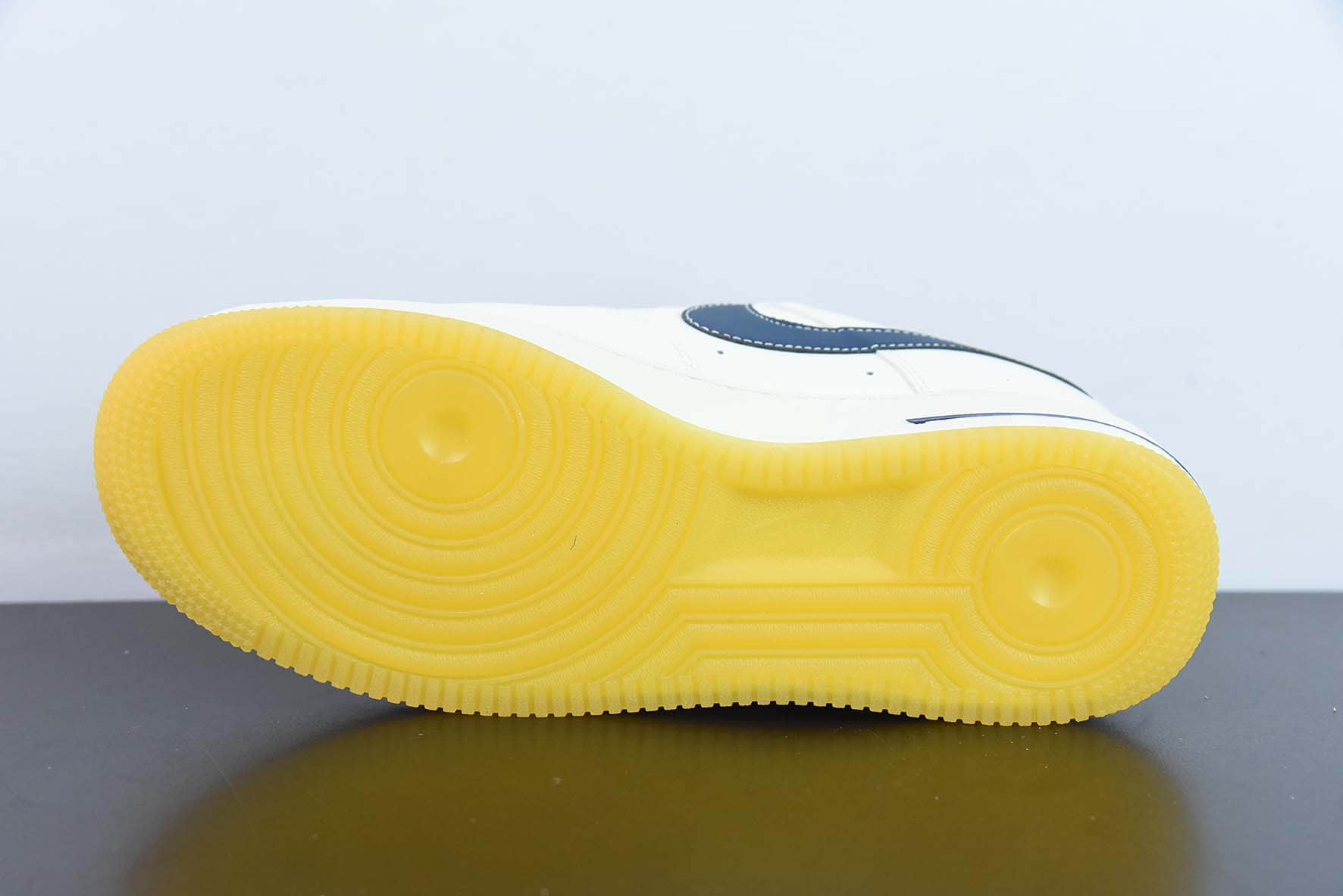 耐克Nike Air Force 1'07 LowMilky WhiteNavyYellow皮革米白海军蓝黄空军一号低帮休闲板鞋纯原版本 货号:XC2351-033