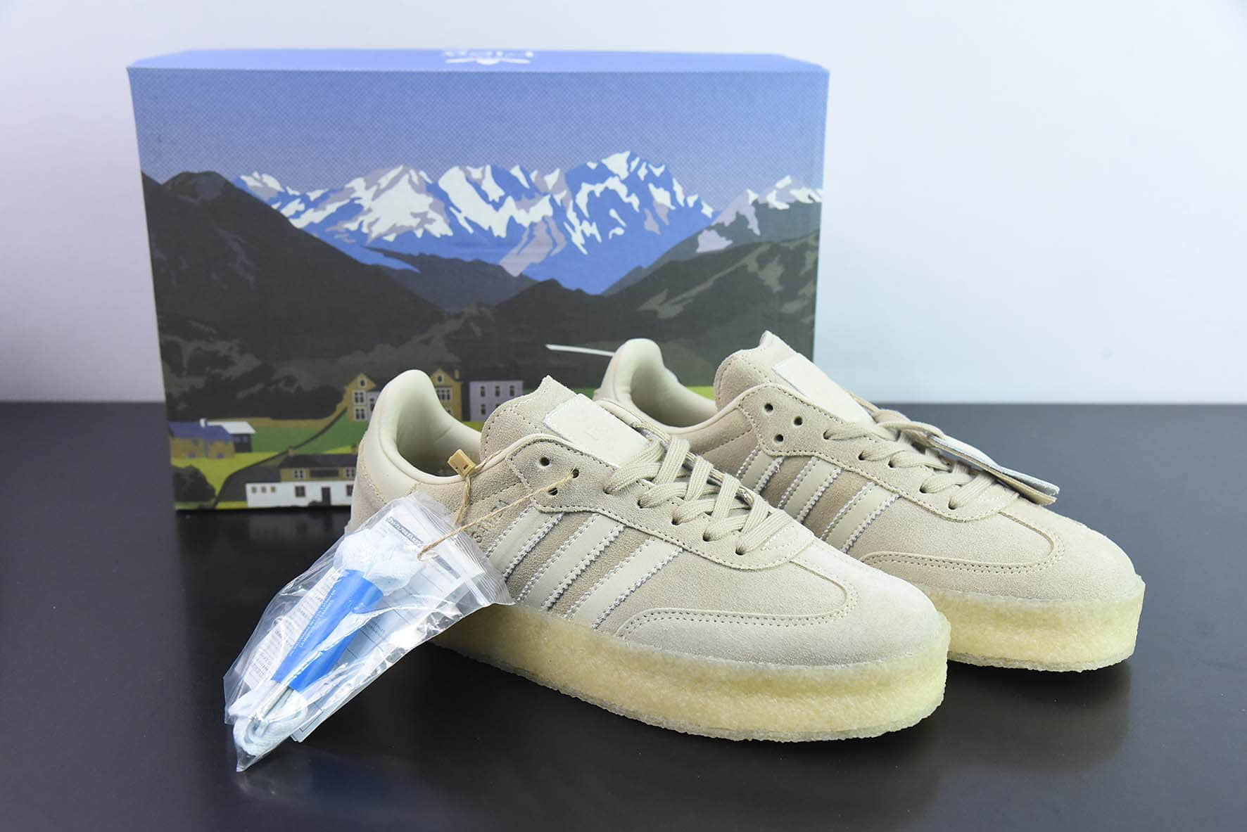 阿迪达斯Adidas KITH x Clarks x Adidas Originals 8th Street SambaSavannah沙漠黄桑巴舞街头系列德训运动板鞋纯原版本 货号:ID7298