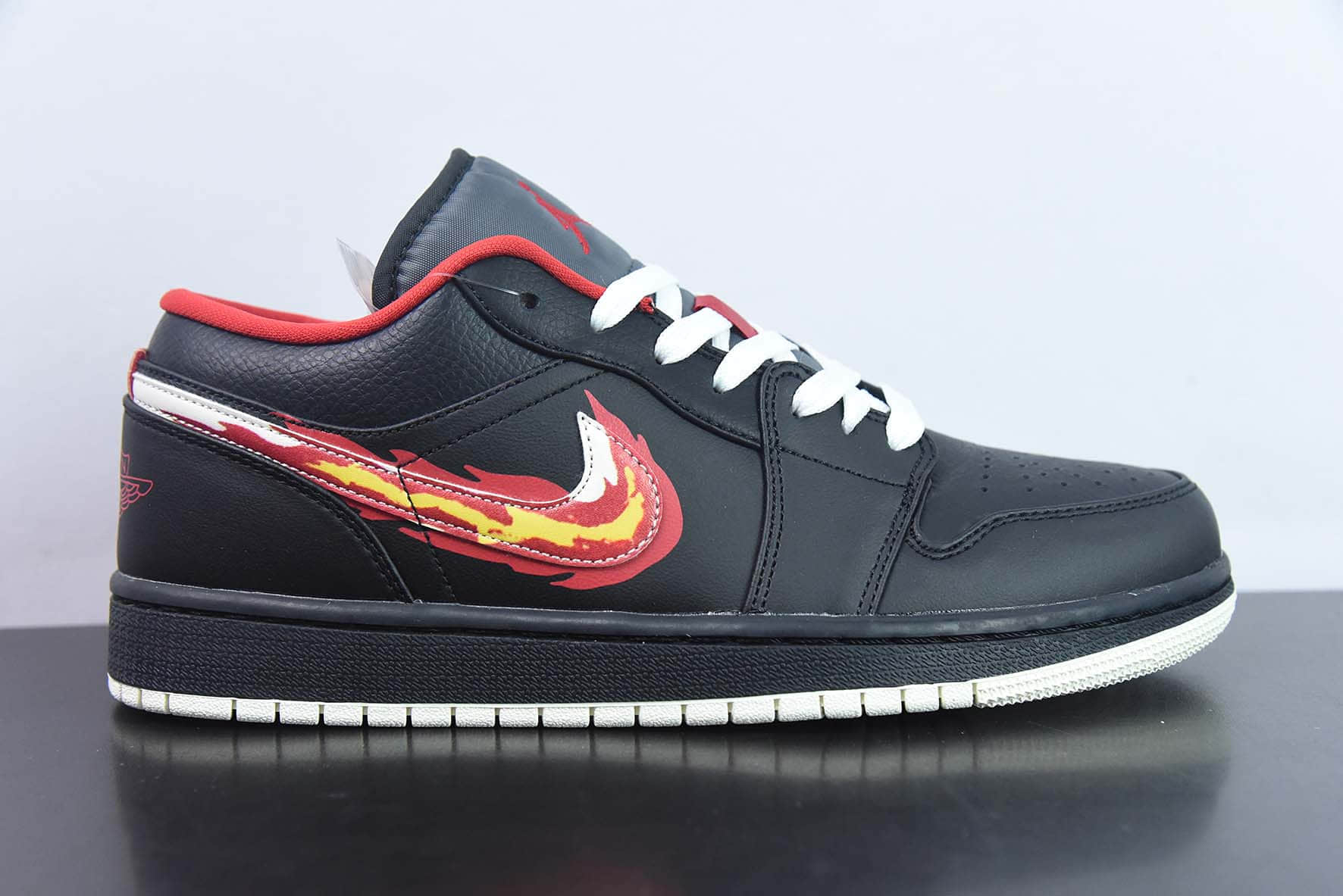 乔丹Air Jordan 1 Low Flaming Swoosh AJ1黑红火焰低帮复古文化篮球鞋纯原版本 货号:FJ7073-010