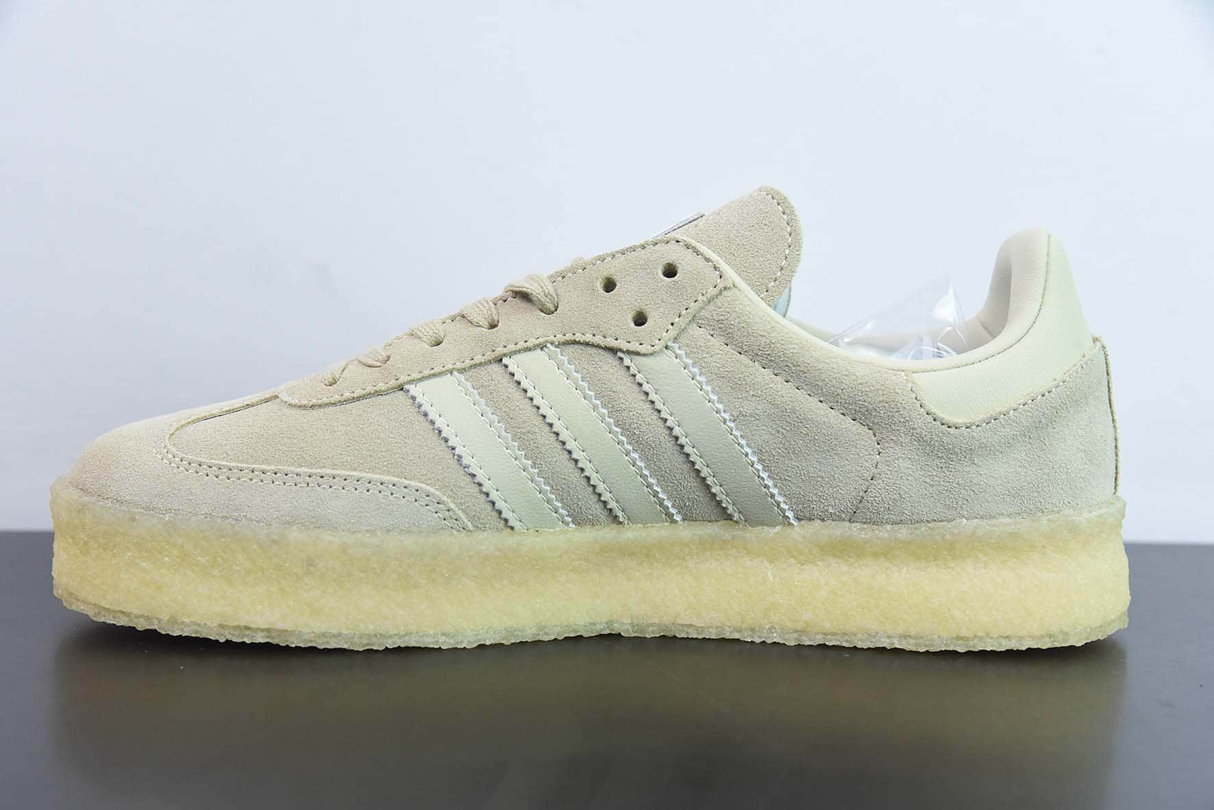 阿迪达斯Adidas KITH x Clarks x Adidas Originals 8th Street SambaSavannah沙漠黄桑巴舞街头系列德训运动板鞋纯原版本 货号:ID7298