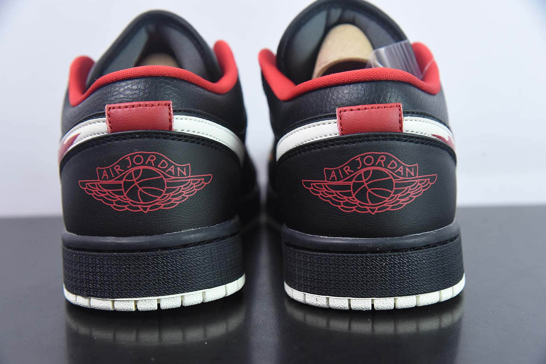 乔丹Air Jordan 1 Low Flaming Swoosh AJ1黑红火焰低帮复古文化篮球鞋纯原版本 货号:FJ7073-010