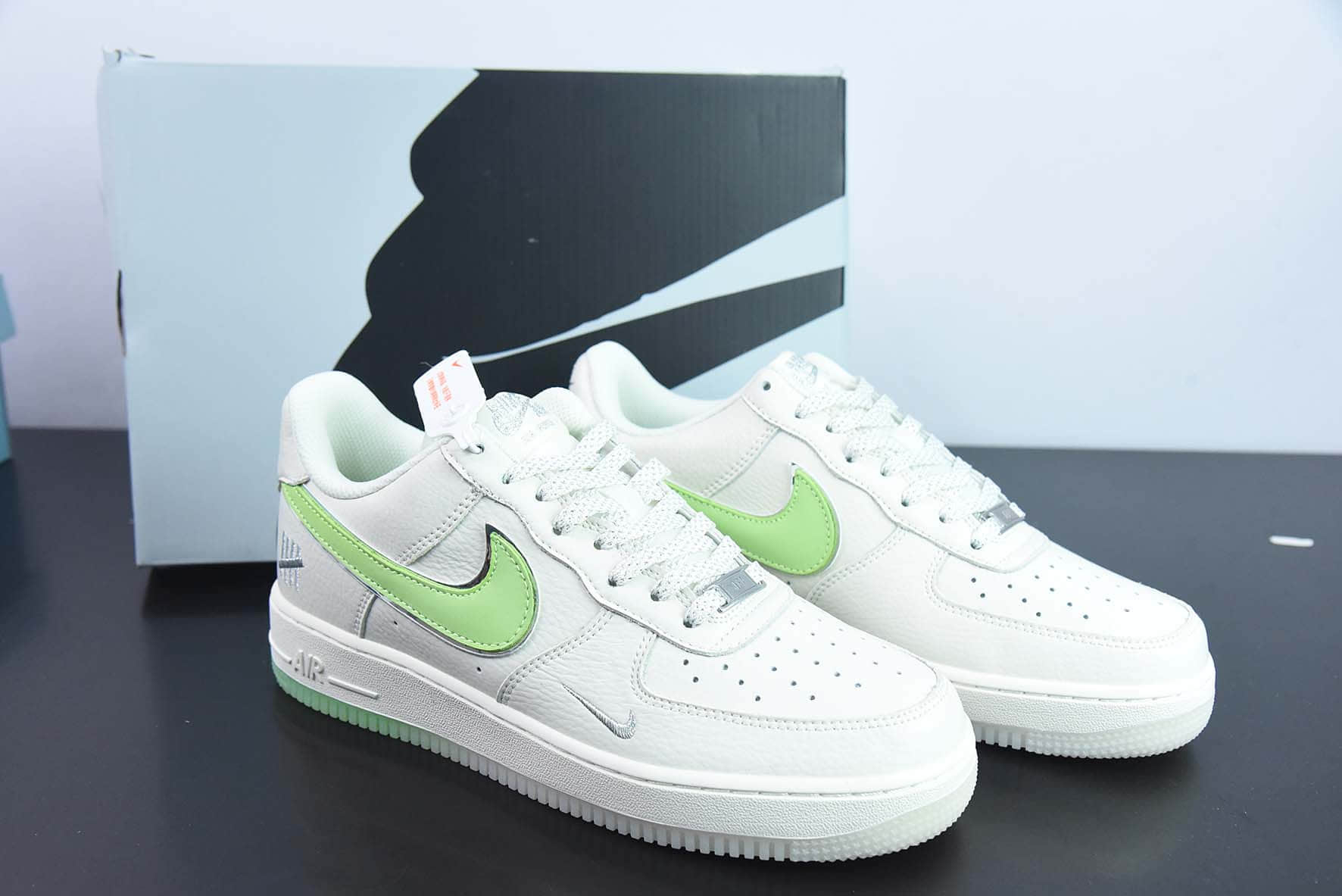 耐克Nike UNDEFEATED x Nike Air Force 1´07 Low“皮革米白苹果绿银五杠空军一号低帮休闲板鞋纯原版本 货号:BS9055-731