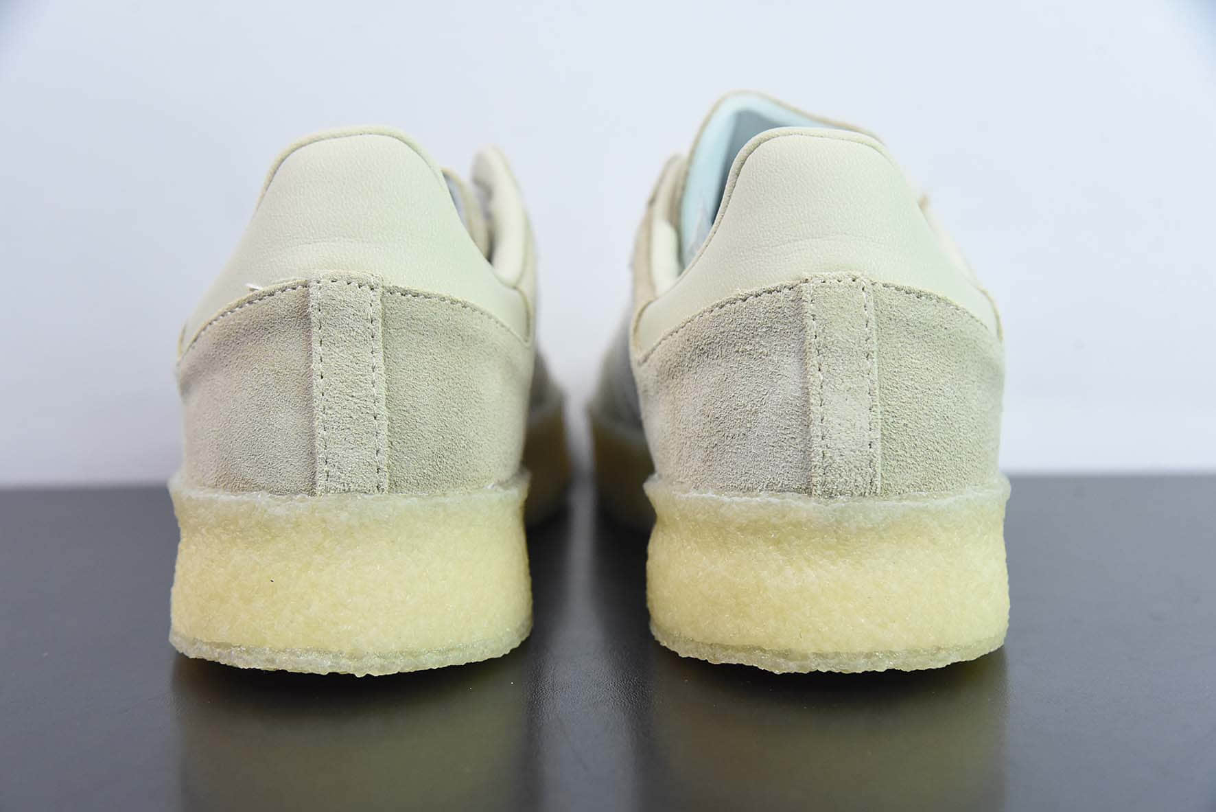 阿迪达斯Adidas KITH x Clarks x Adidas Originals 8th Street SambaSavannah沙漠黄桑巴舞街头系列德训运动板鞋纯原版本 货号:ID7298