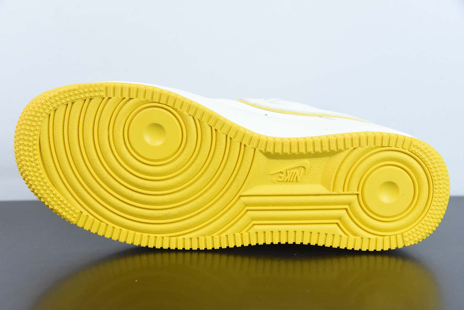 耐克Nike Air Force 1'07 Low 白黄高达空军一号低帮休闲板鞋纯原版本 货号：BS9055-716
