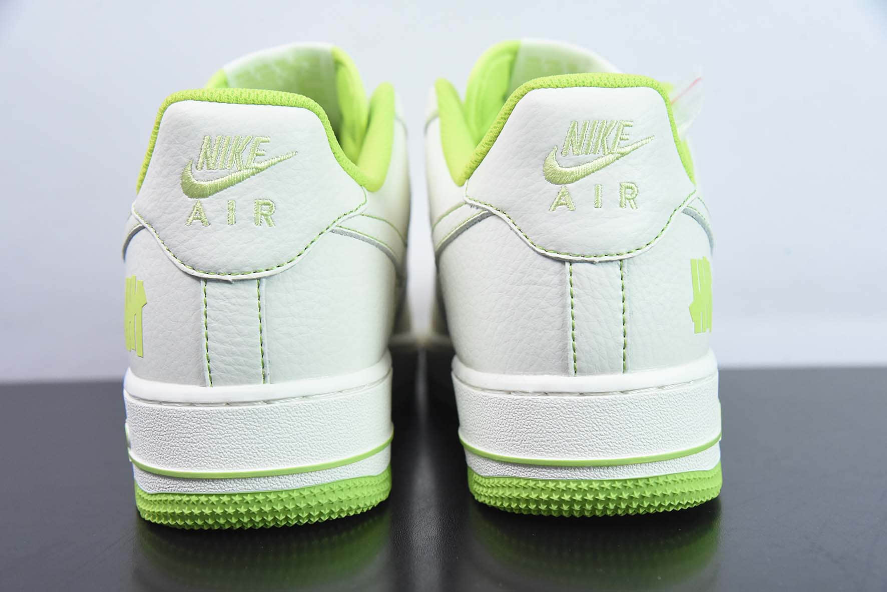 耐克Nike Undefeated x Nk Air Force 1'07 Low 五道杠米月色空军一号低帮休闲板鞋纯原版本 货号:UN1988-888