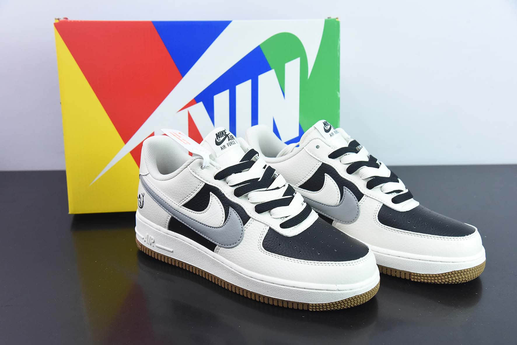 耐克Nike Air Force 1’07 Low85 Double SwooshBeigeBlackGrey皮革米白黑白灰双钩空军一号低帮休闲板鞋纯原版本 货号：CC2569-077