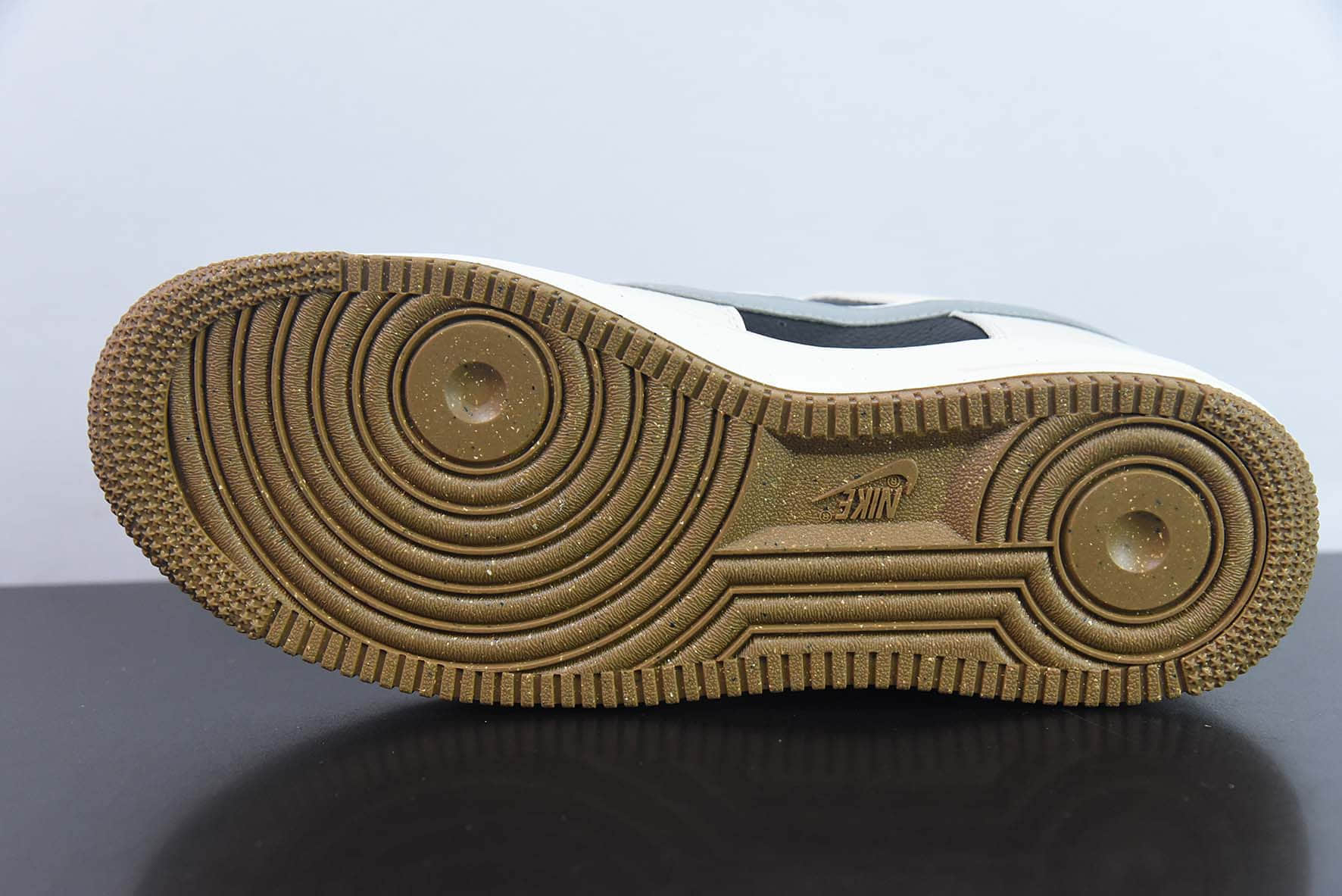 耐克Nike Air Force 1’07 Low85 Double SwooshBeigeBlackGrey皮革米白黑白灰双钩空军一号低帮休闲板鞋纯原版本 货号：CC2569-077