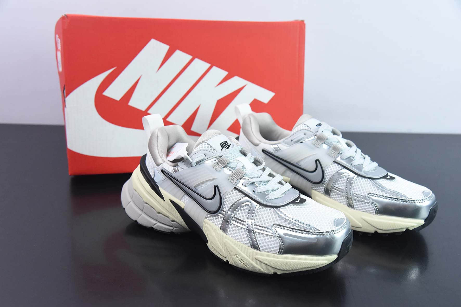 耐克Nike V2K Runtekk 3XL 金属银减震防滑复古低帮跑步鞋纯原版本 货号:FD0736-100