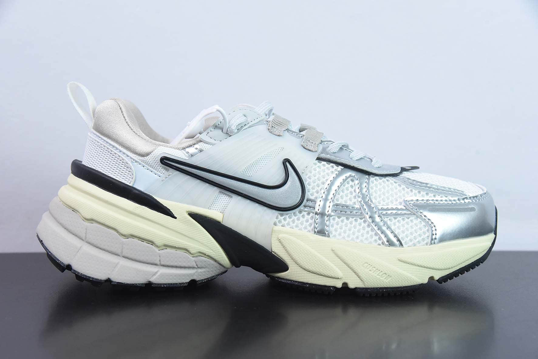耐克Nike V2K Runtekk 3XL 金属银减震防滑复古低帮跑步鞋纯原版本 货号:FD0736-100
