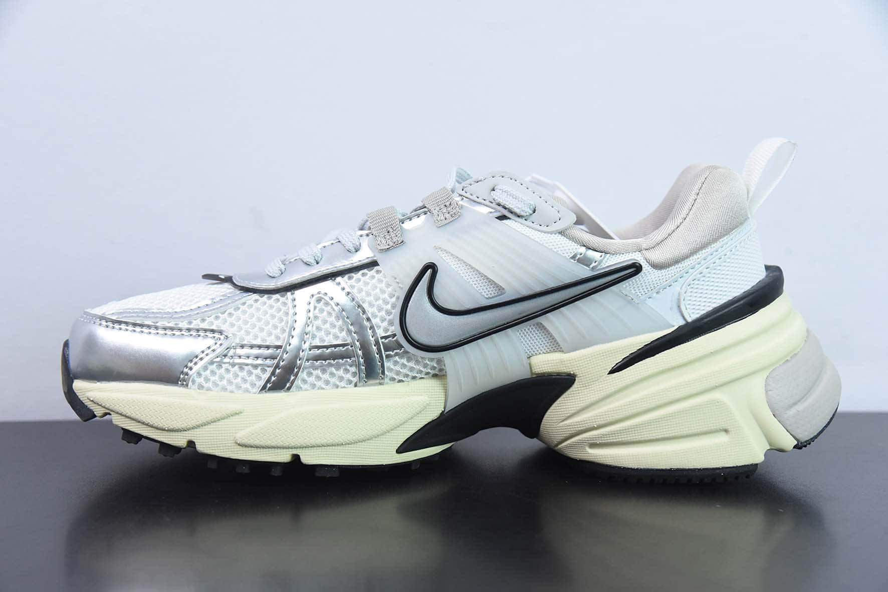 耐克Nike V2K Runtekk 3XL 金属银减震防滑复古低帮跑步鞋纯原版本 货号:FD0736-100