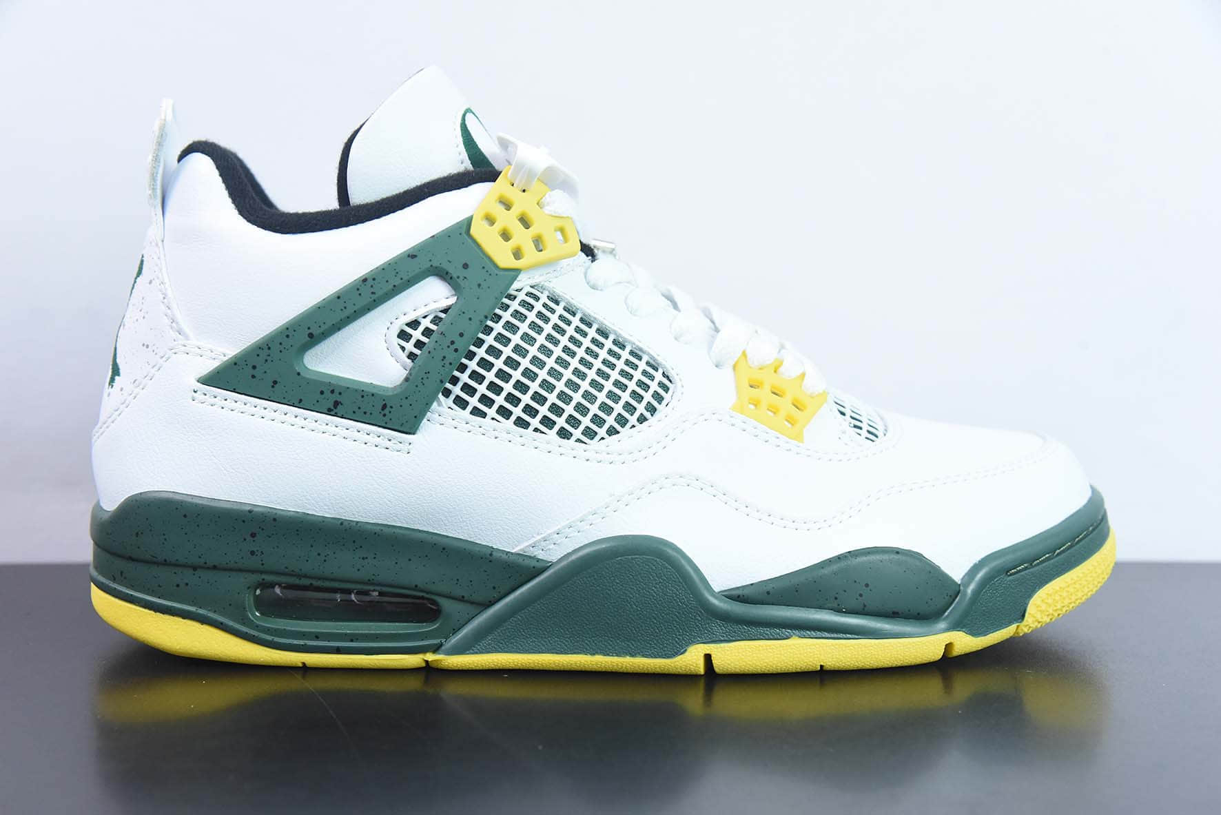 乔丹Air Jordan 4 Retro Oregon Ducks Pit Crew AJ4俄勒冈大学白绿黄男子文化篮球鞋纯原版本 货号：257-255275 