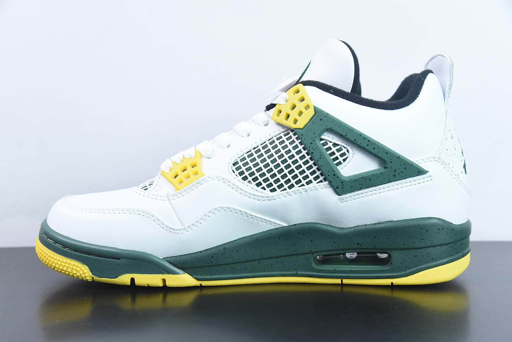 乔丹Air Jordan 4 Retro Oregon Ducks Pit Crew AJ4俄勒冈大学白绿黄男子文化篮球鞋纯原版本 货号：257-255275 