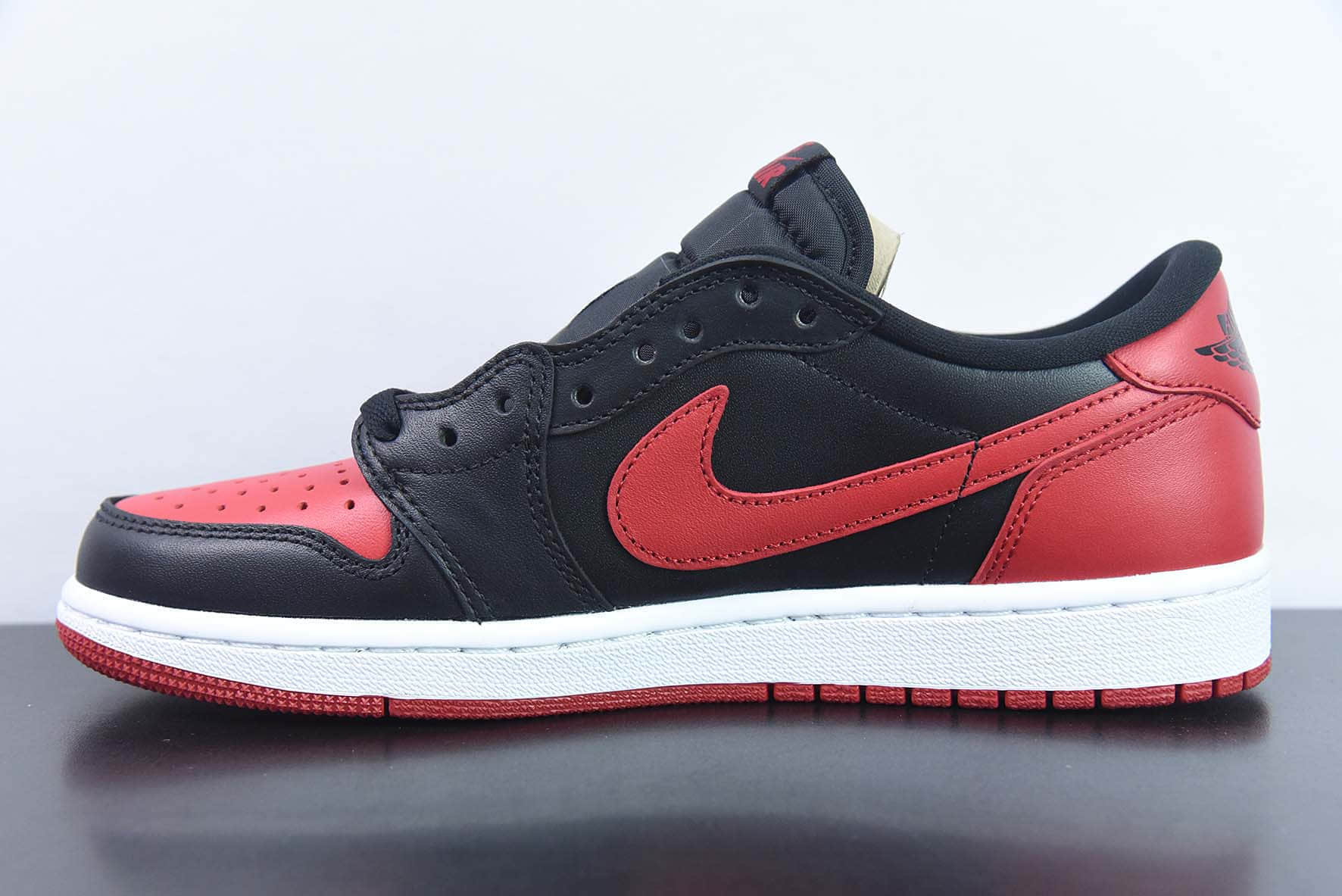 乔丹Air Jordan AJ1 Retro Low OG AJ1“黑红禁穿 ”低帮休闲板鞋纯原版本 货号:705329-001