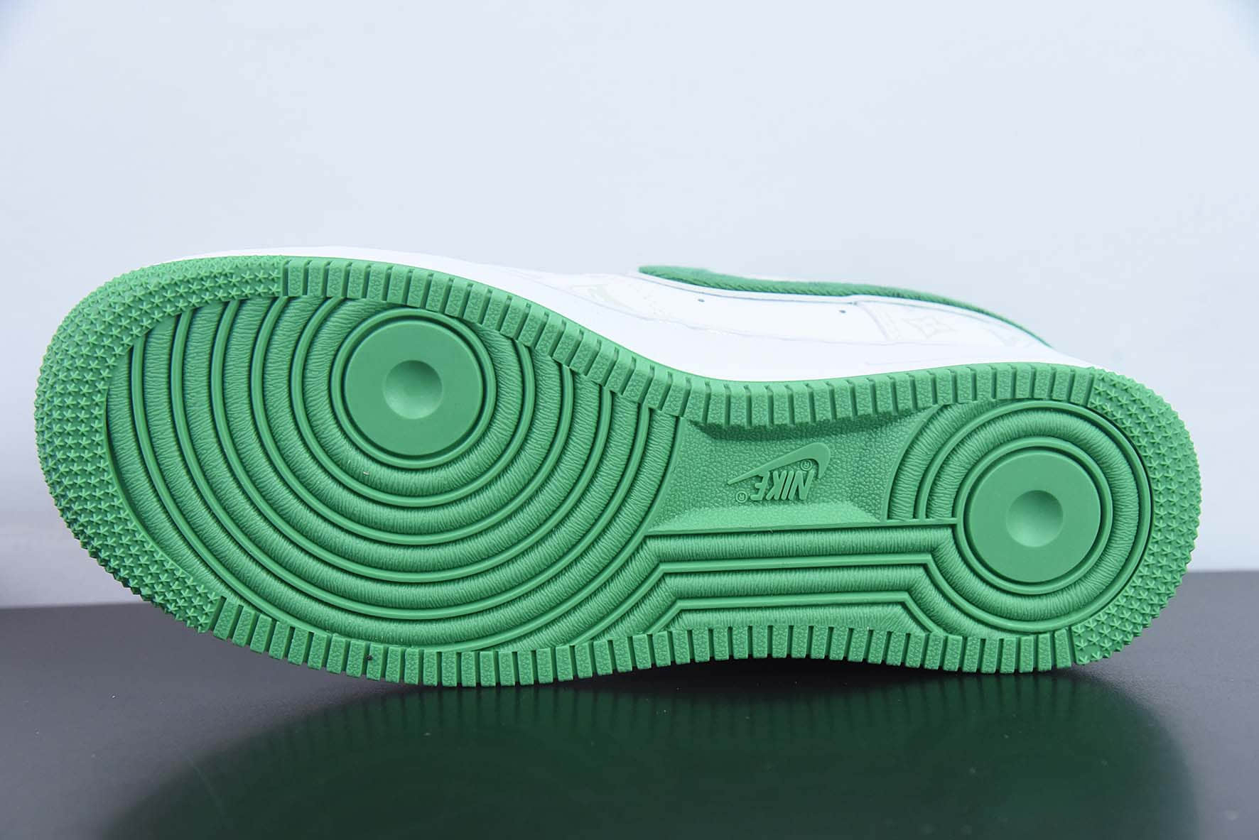 耐克NIke Air Force 1 '07 Low “LV联名暗夜精灵--绿牛仔”空军一号低帮休闲板鞋纯原版本 货号:CV0670-400