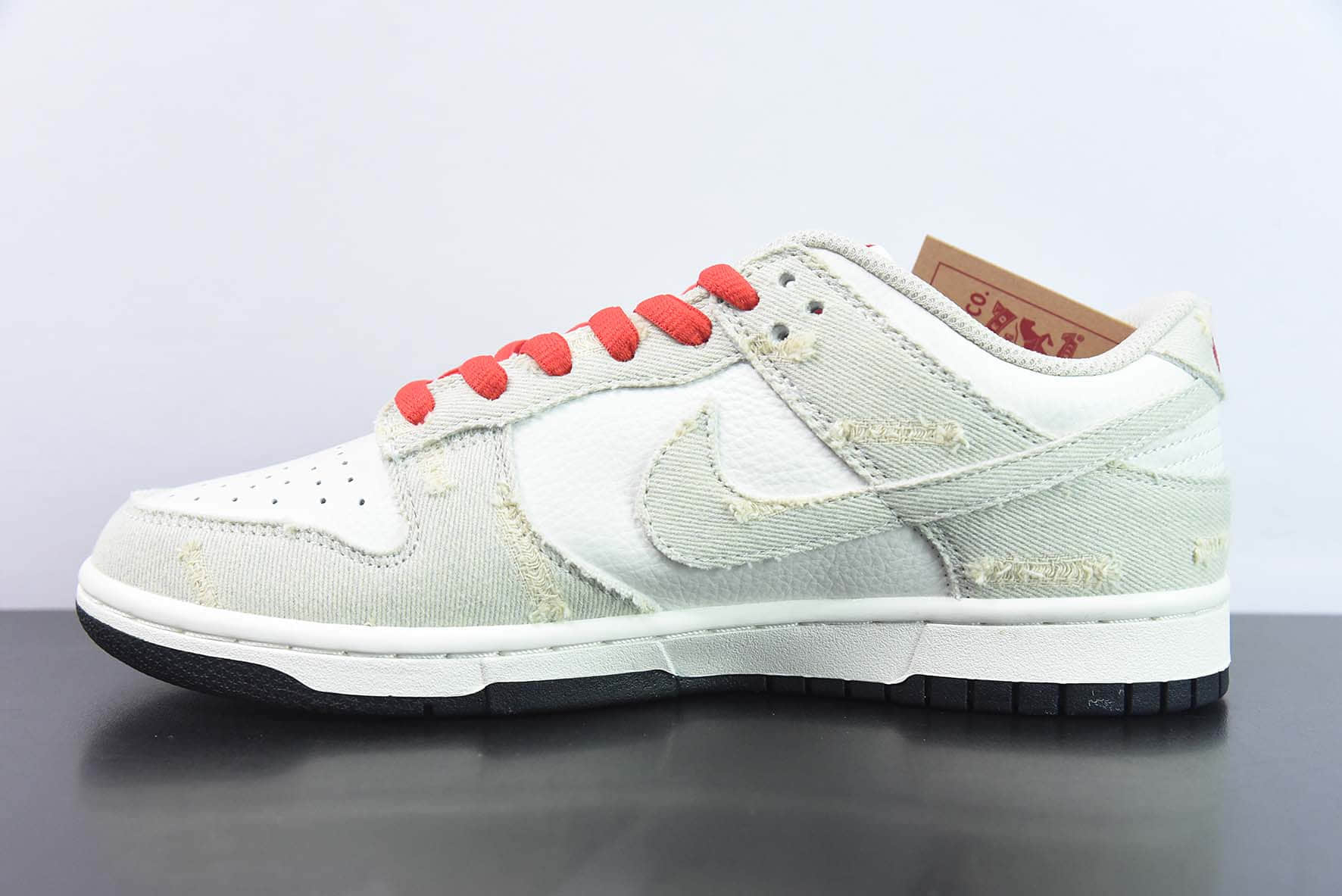 耐克Nike Levi's x Nike Dunk Low Exclusive Denim“李维斯联名拼接白米灰磨破牛仔布SB低帮复古板鞋纯原版本 货号:LE0021-003