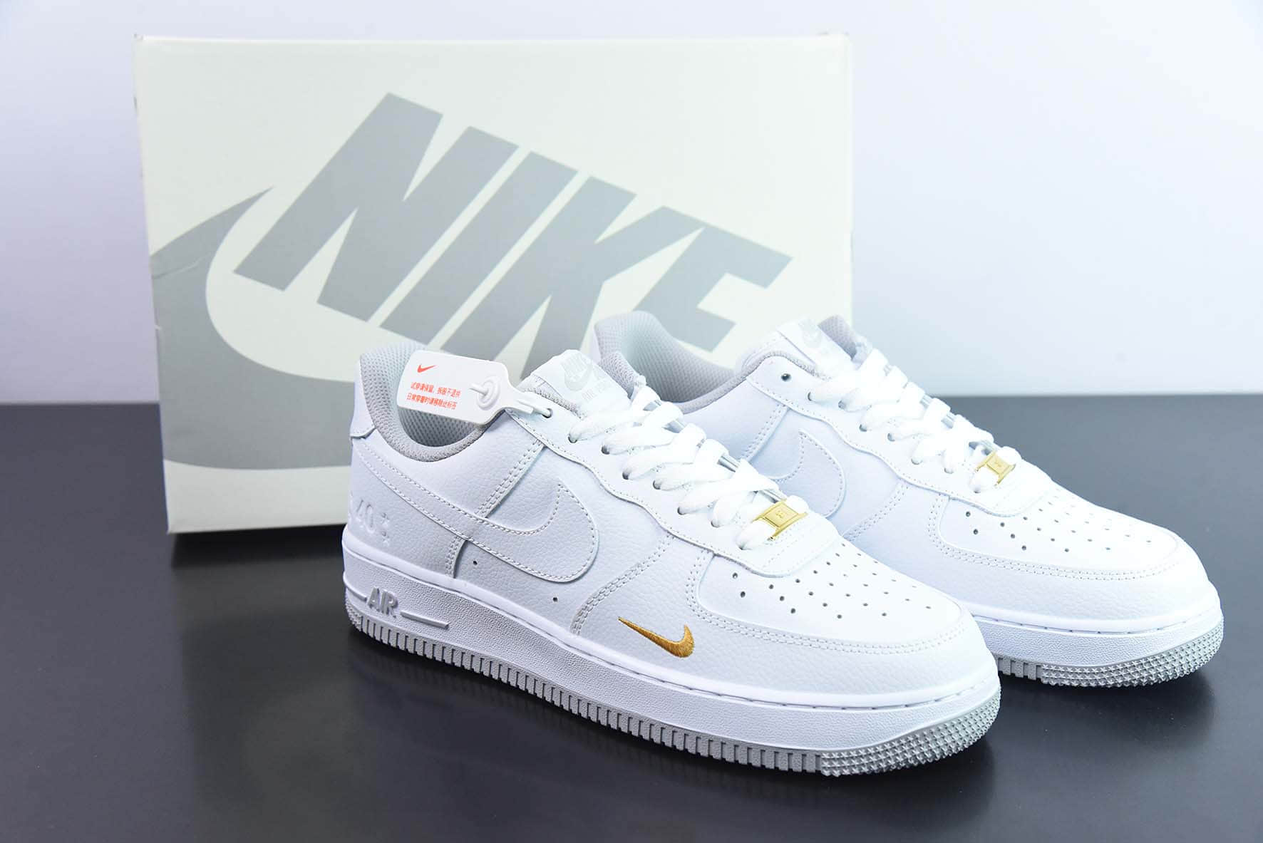 耐克Nike Air Force 1'07 40th AnniversaryWhiteLight Grey40周年版白浅灰金小钩空军一号经典低帮百搭休闲运动板鞋纯原版本 货号:DD1225-002