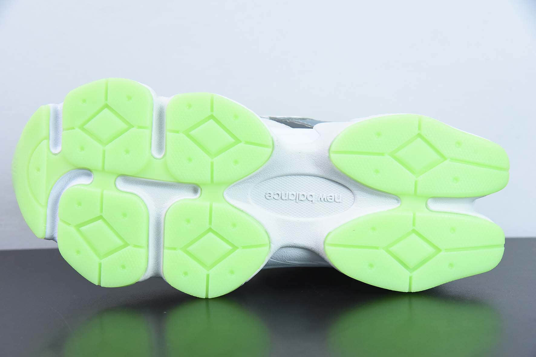 新百伦New Balance Joe Freshgoods x New Balance9060 联名款灰绿复古休闲运动慢跑鞋纯原版本 货号：U9060DGG