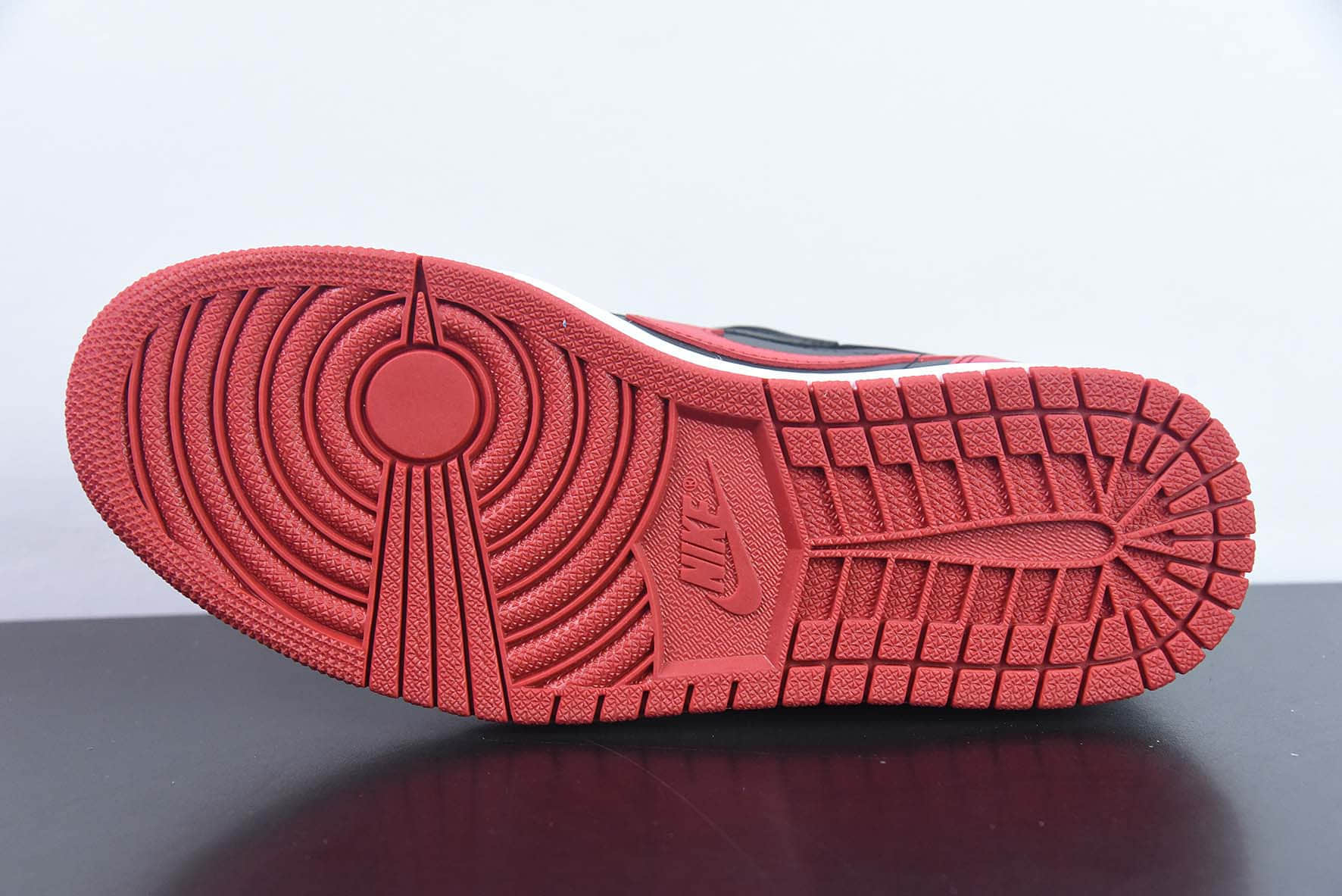 乔丹Air Jordan AJ1 Retro Low OG AJ1“黑红禁穿 ”低帮休闲板鞋纯原版本 货号:705329-001