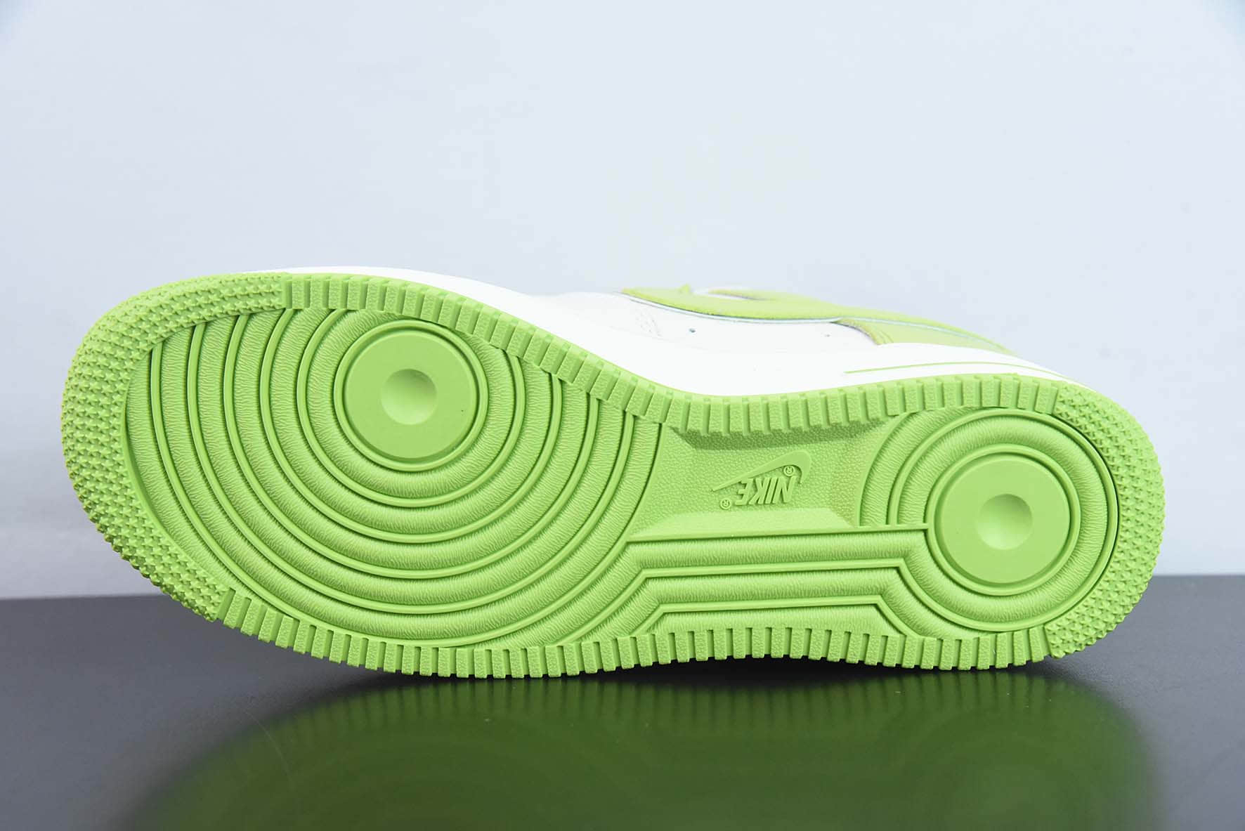 耐克Nike Air Force 1 白绿空军一号低帮休闲运动板鞋纯原版本 货号:IO5636-222