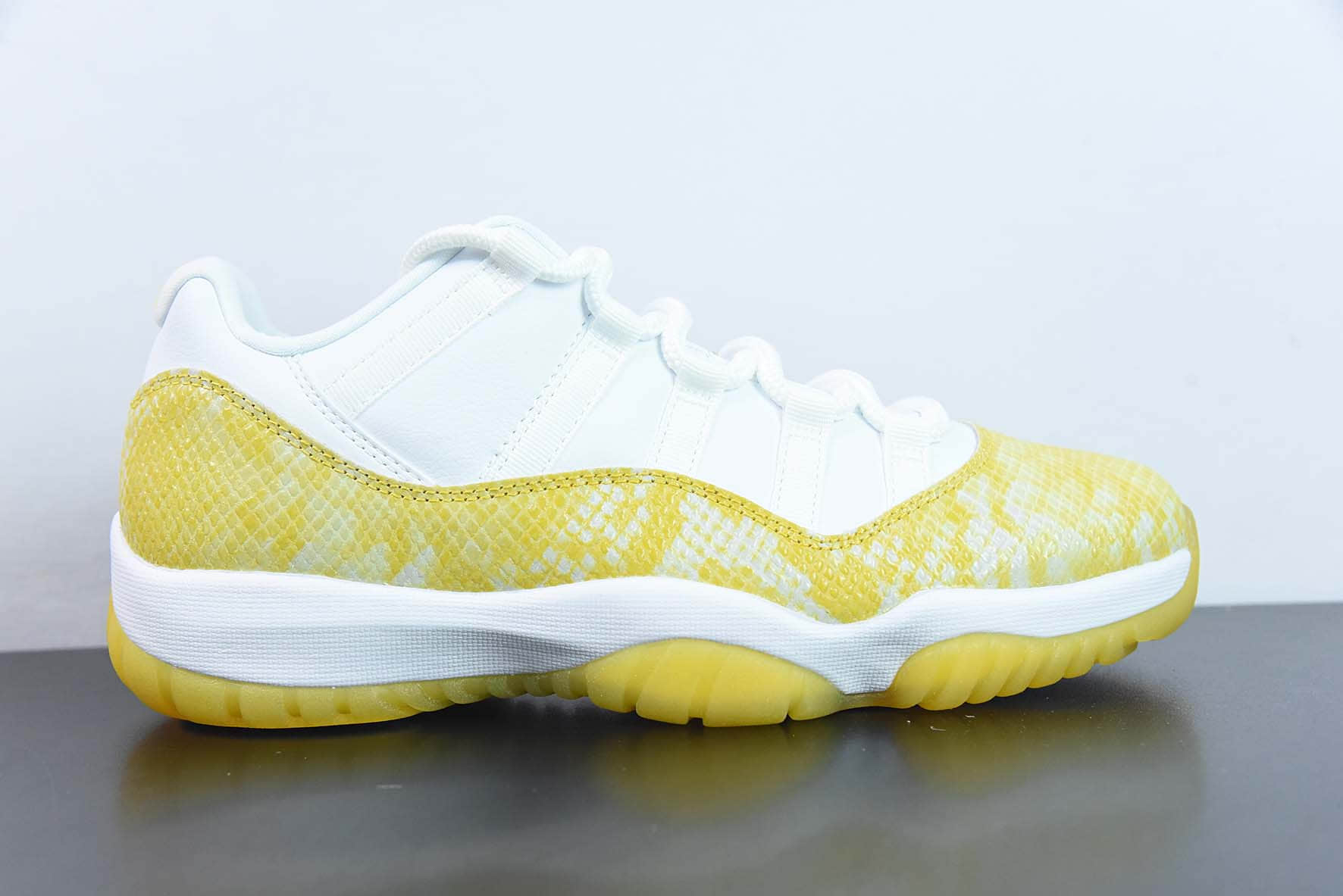 乔丹Air Jordan 11 Low Yellow SnakeskinAJ11 复刻黄色蛇纹低帮实战篮球鞋纯原版本 货号：AH7860-107 