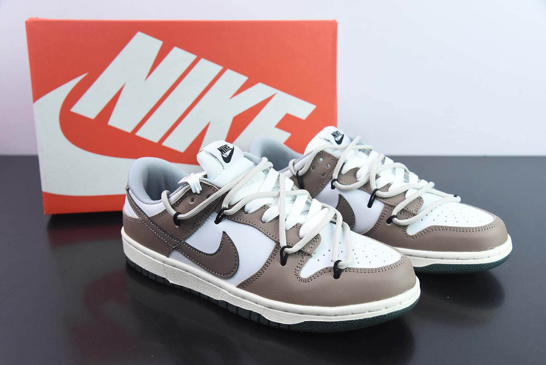 耐克Nike SB Dunk Low 白棕定制绑带扣篮系列复古低帮休闲运动滑板板鞋纯原版本 货号:CW1590-021